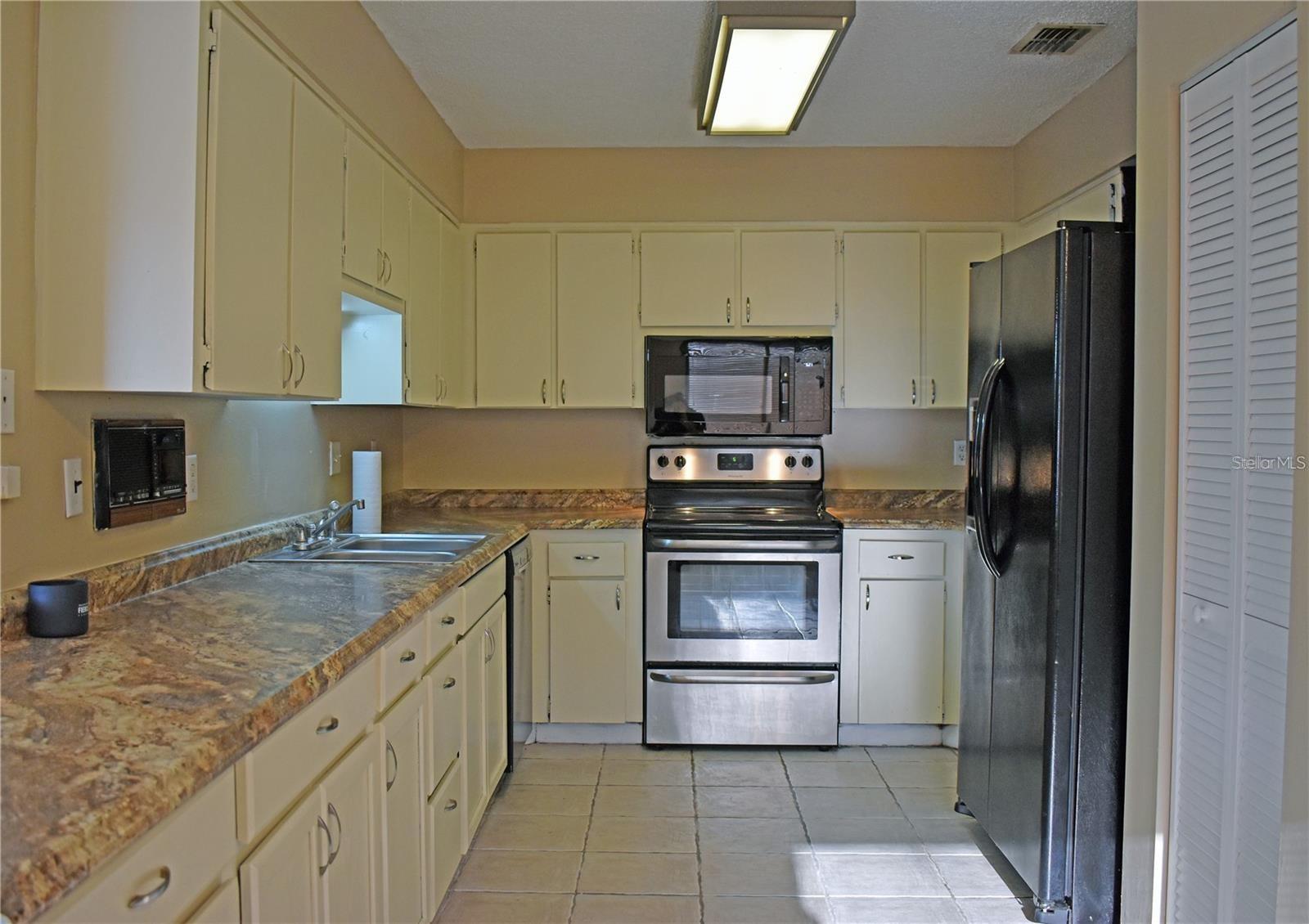 4144 ROLLING SPRINGS DR, TAMPA, FL, 33624