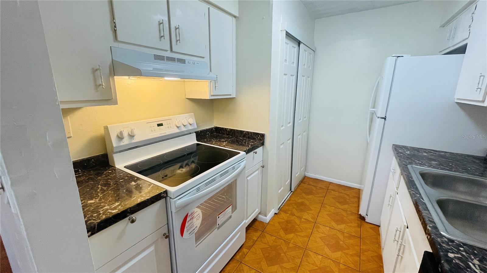 5504 POKEWEED CT #154, TAMPA, FL, 33617