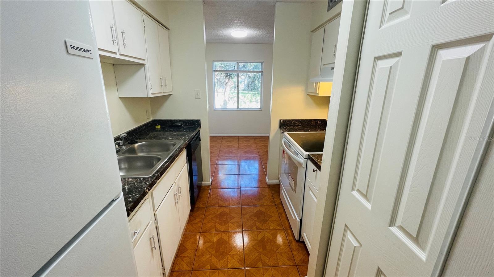 5504 POKEWEED CT #154, TAMPA, FL, 33617