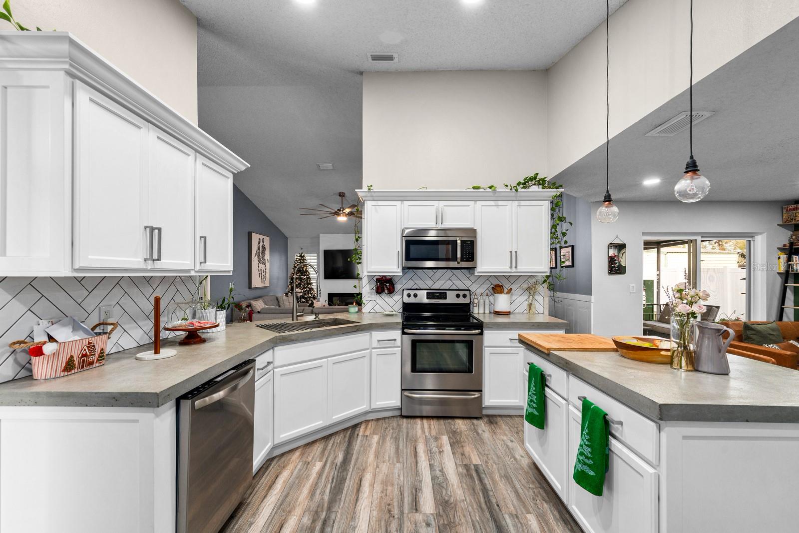 12130 WILDBROOK DR, RIVERVIEW, FL, 33569