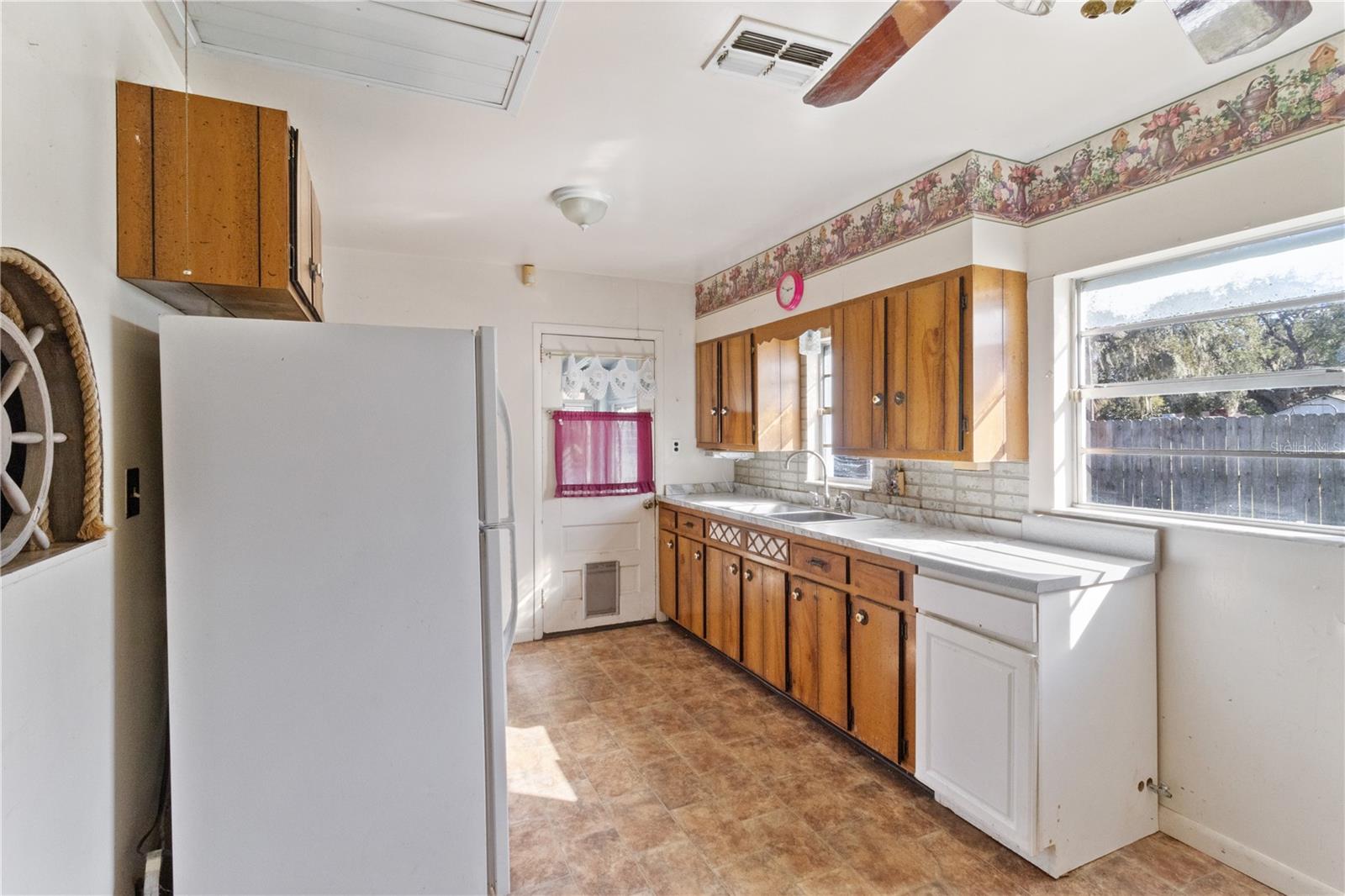 127 COLONIAL DR, AUBURNDALE, FL, 33823