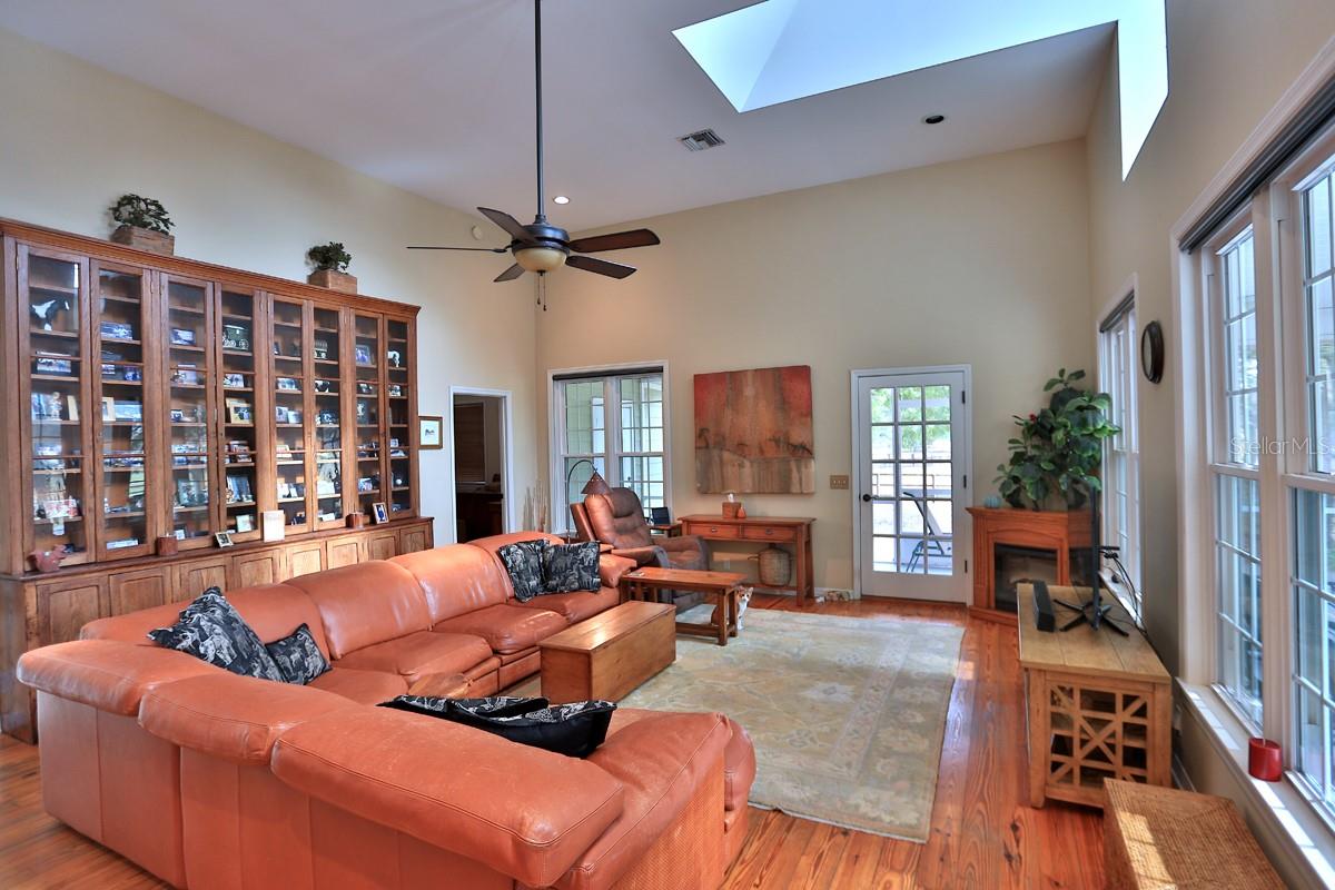 2756 COUNTY ROAD 204, OXFORD, FL, 34484