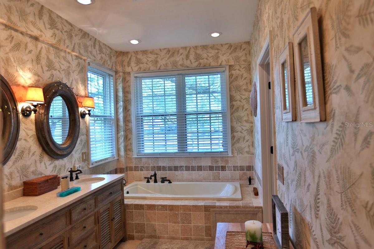 2756 COUNTY ROAD 204, OXFORD, FL, 34484