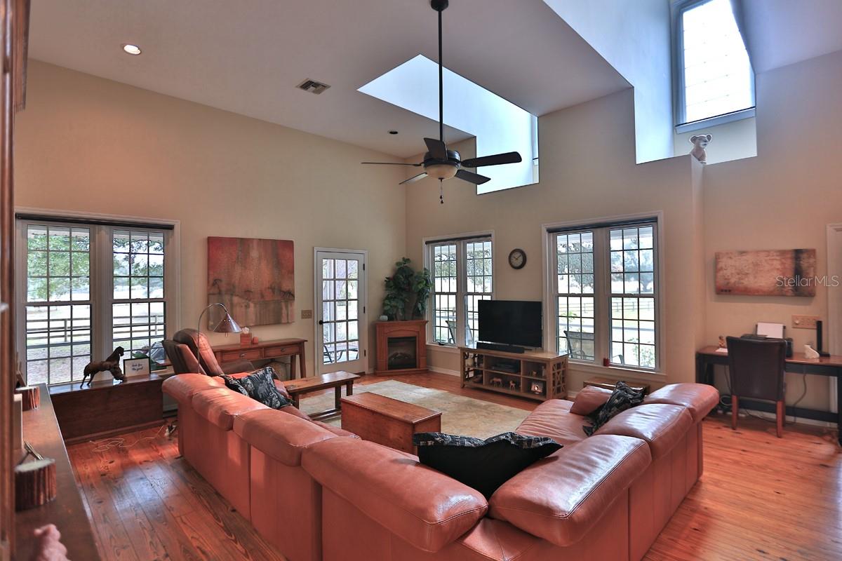 2756 COUNTY ROAD 204, OXFORD, FL, 34484