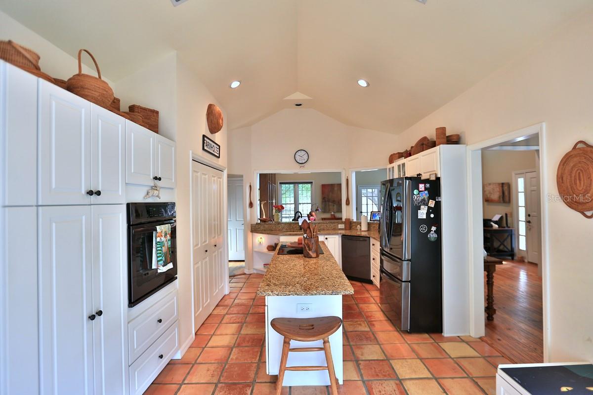 2756 COUNTY ROAD 204, OXFORD, FL, 34484