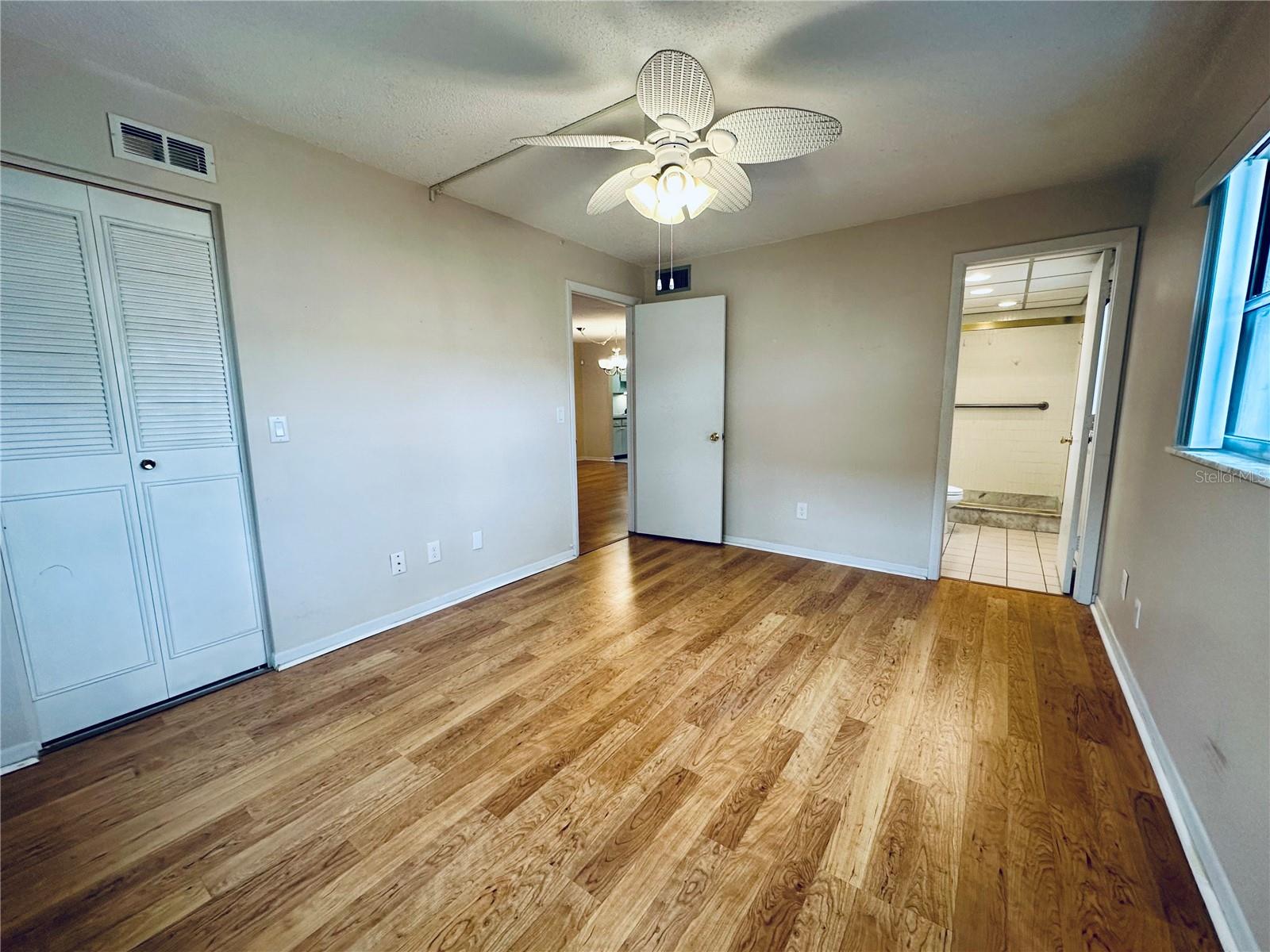 2750 E BAY DR #1E, LARGO, FL, 33771