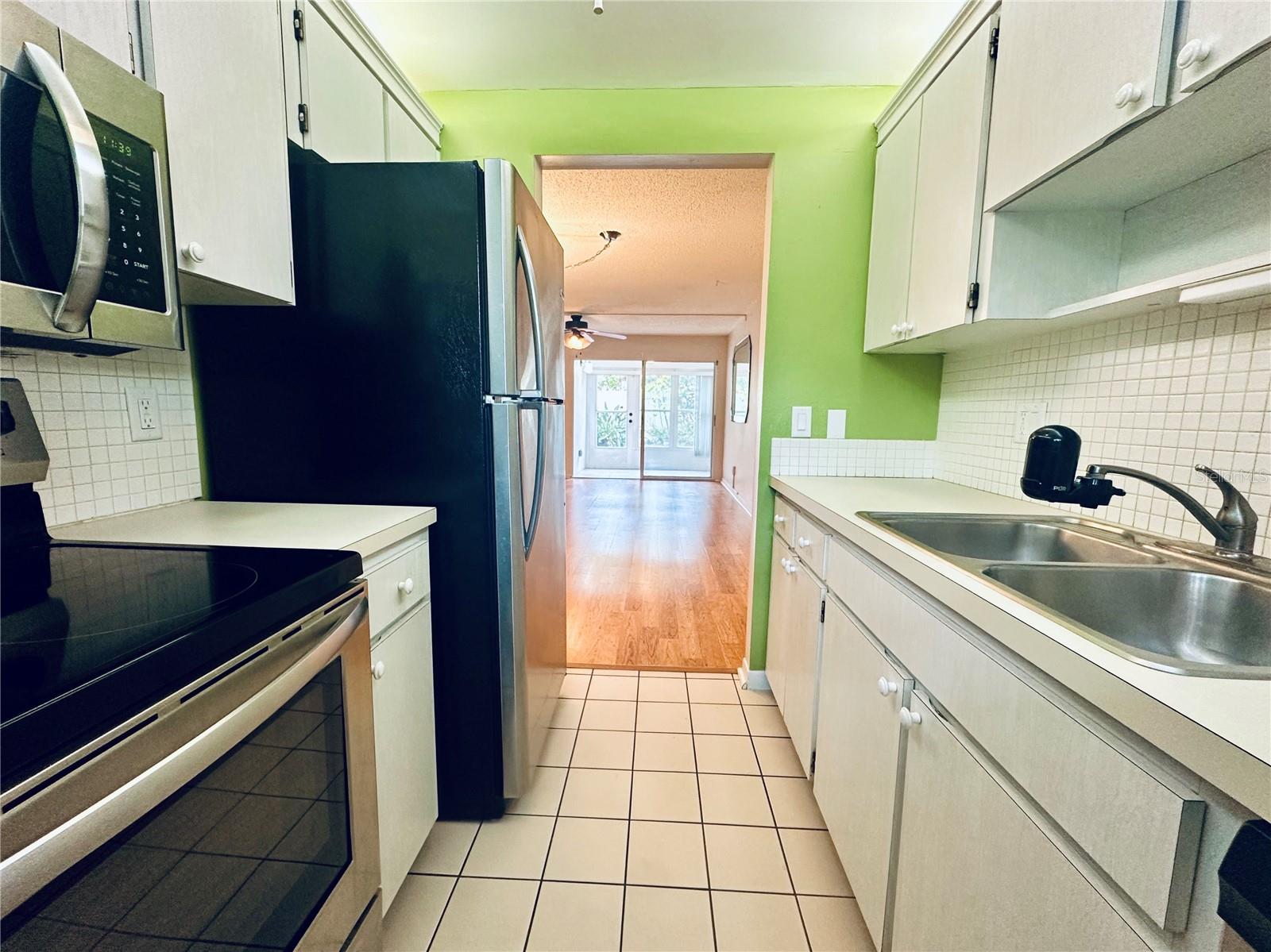 2750 E BAY DR #1E, LARGO, FL, 33771