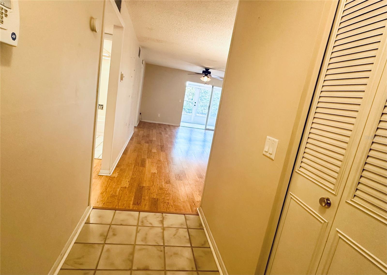 2750 E BAY DR #1E, LARGO, FL, 33771