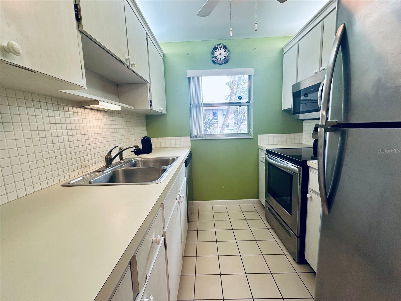 2750 E BAY DR #1E, LARGO, FL, 33771