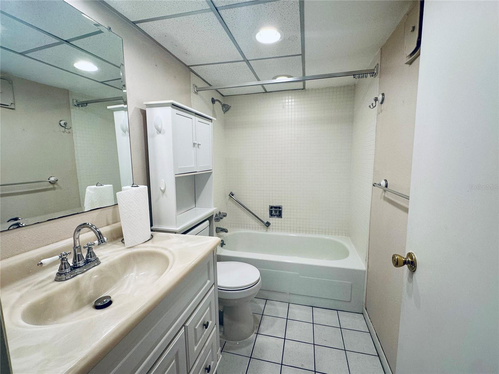 2750 E BAY DR #1E, LARGO, FL, 33771