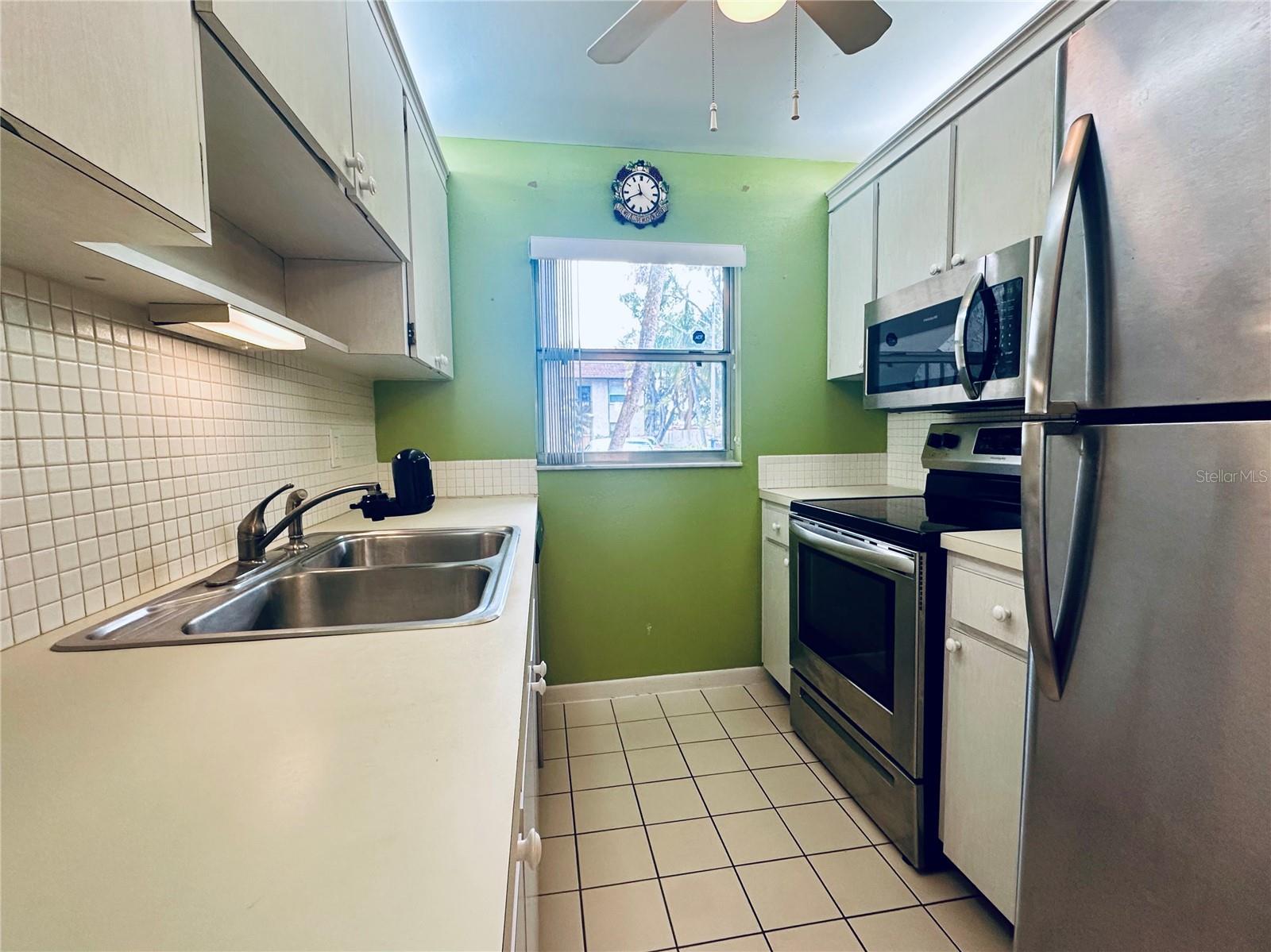 2750 E BAY DR #1E, LARGO, FL, 33771
