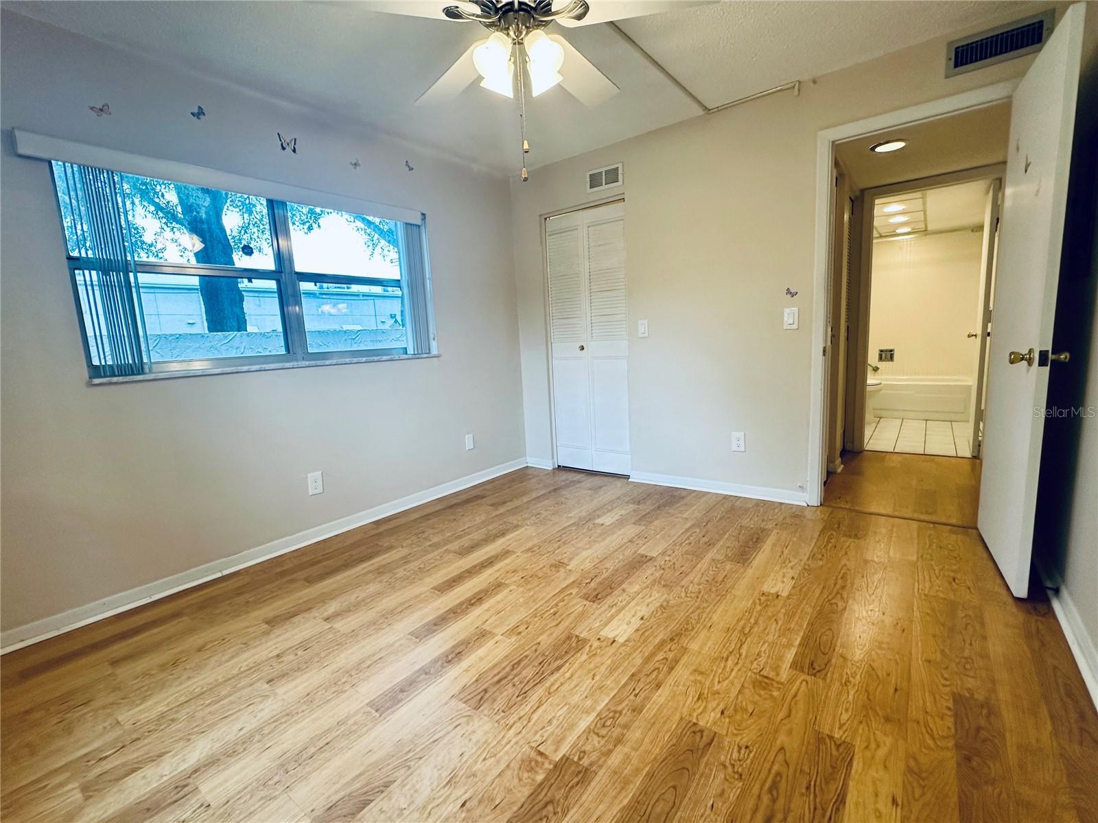 2750 E BAY DR #1E, LARGO, FL, 33771