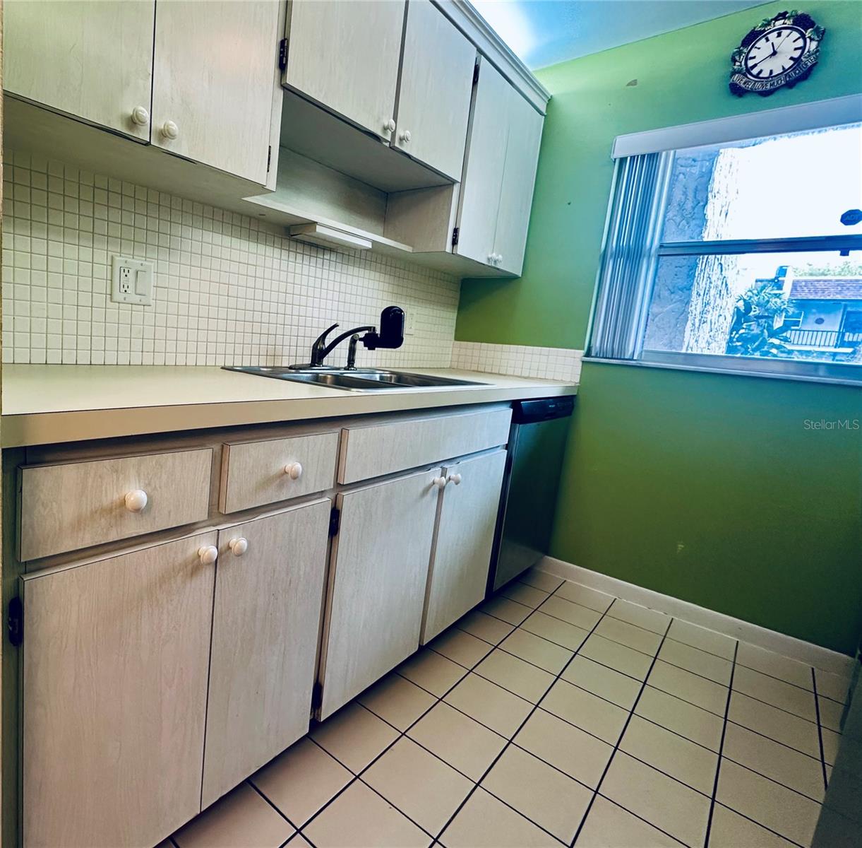 2750 E BAY DR #1E, LARGO, FL, 33771