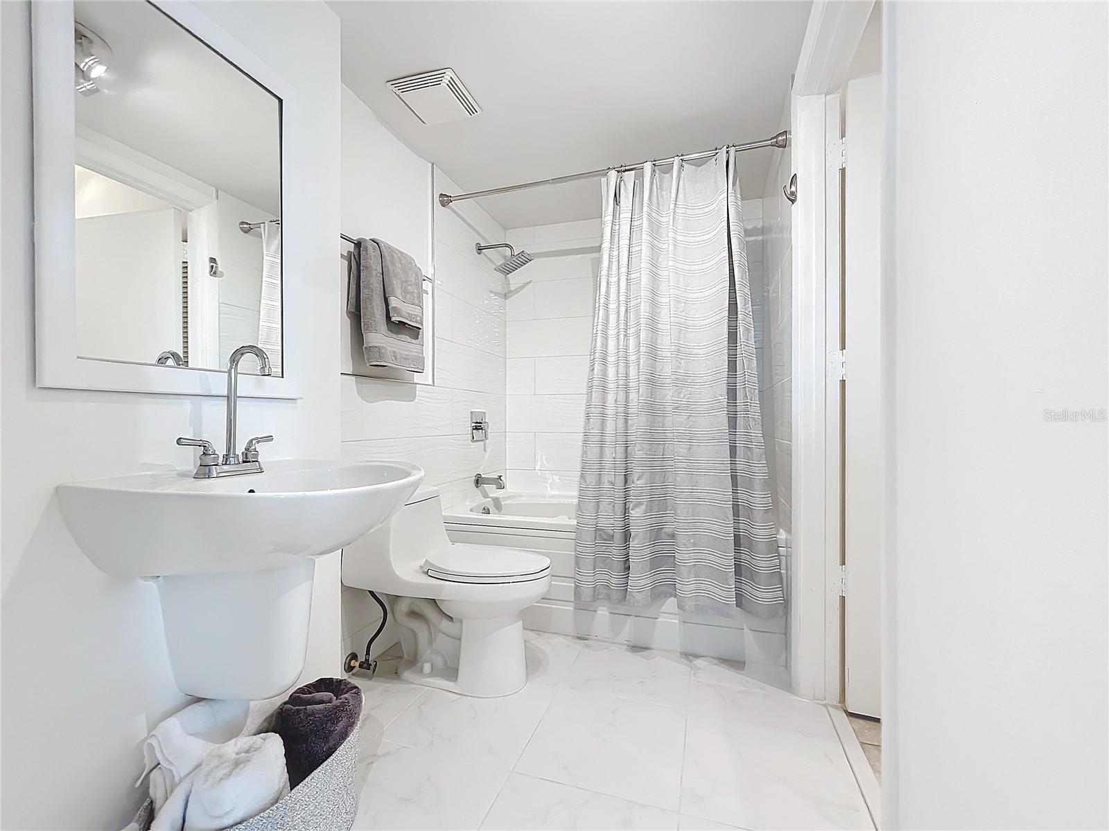 690 SW 1ST CT #1232, MIAMI, FL, 33130