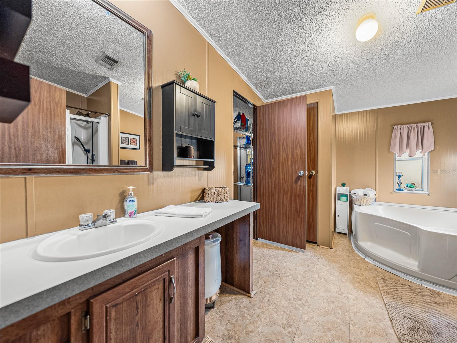 3006 CLEMONS RD, PLANT CITY, FL, 33566