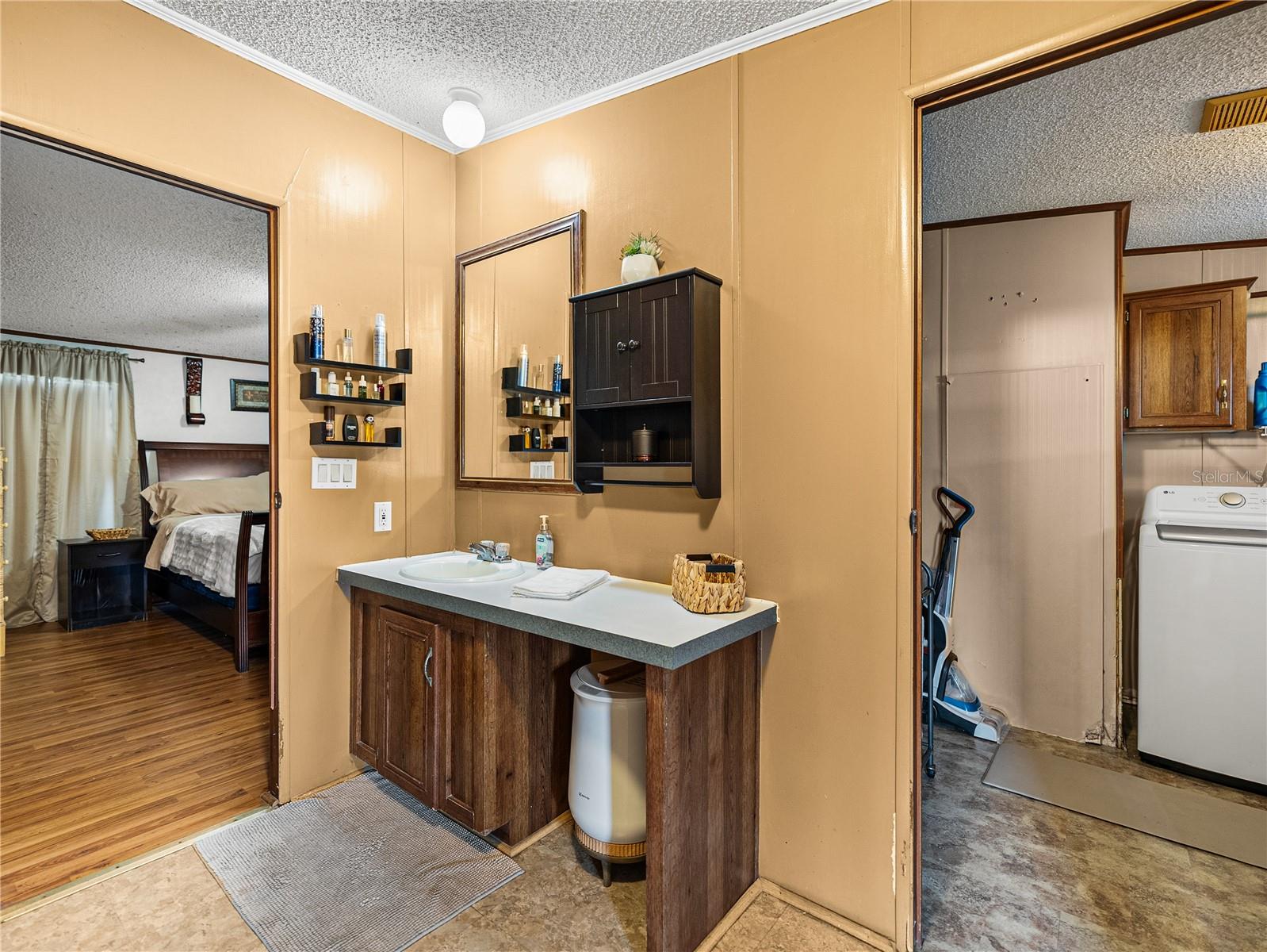 3006 CLEMONS RD, PLANT CITY, FL, 33566