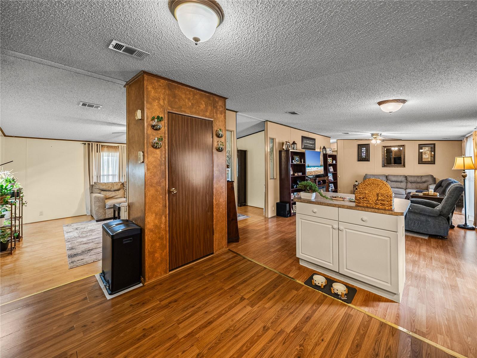 3006 CLEMONS RD, PLANT CITY, FL, 33566