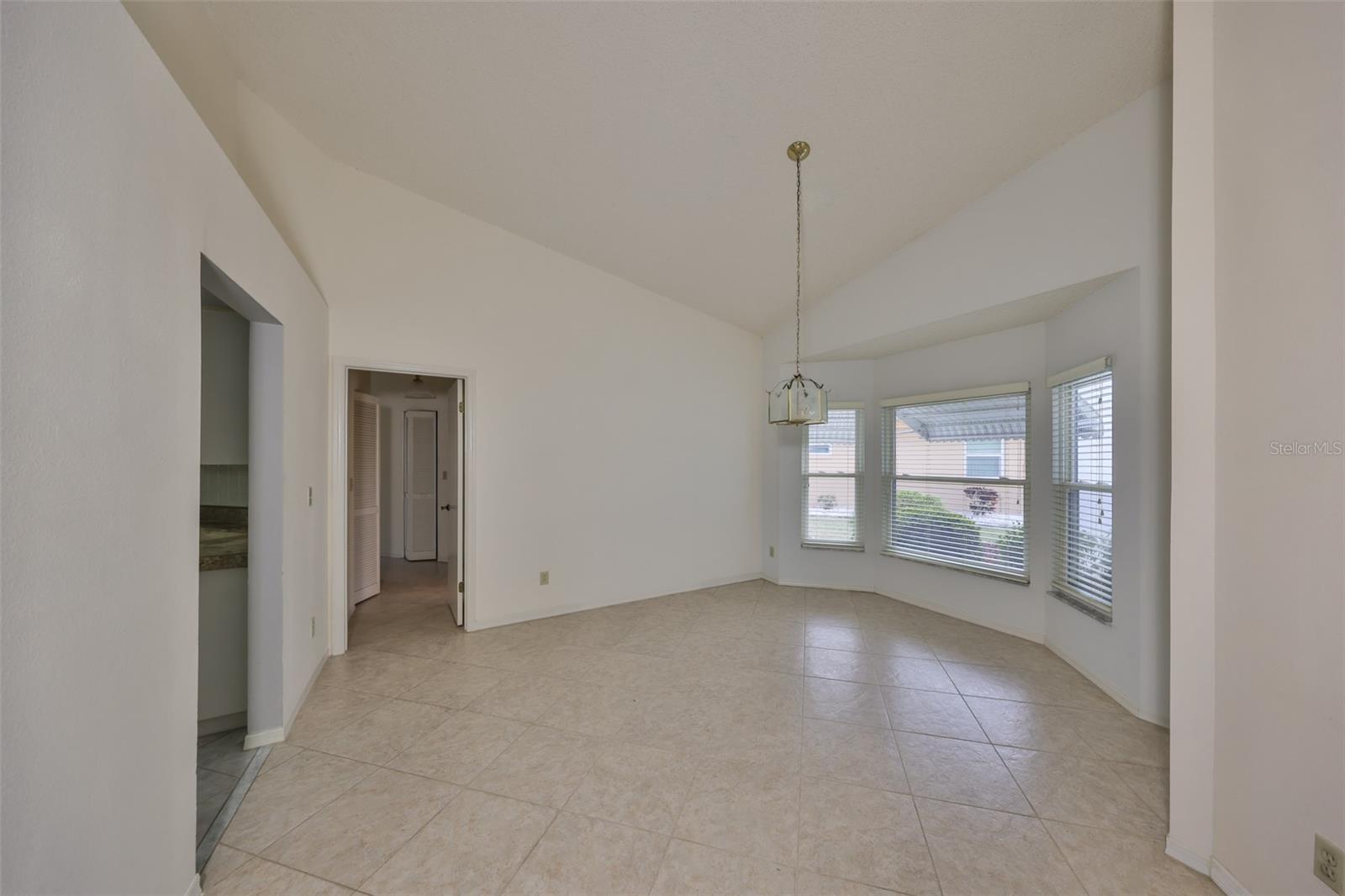 243 LINGER LN, SUN CITY CENTER, FL, 33573