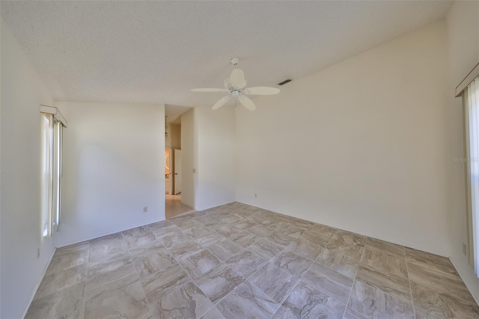 243 LINGER LN, SUN CITY CENTER, FL, 33573