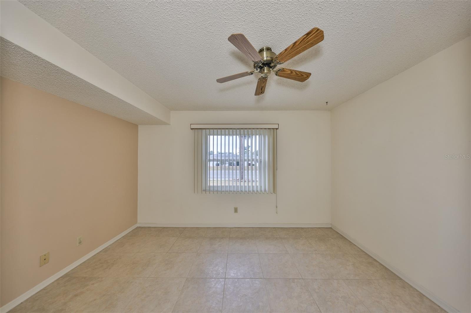 243 LINGER LN, SUN CITY CENTER, FL, 33573