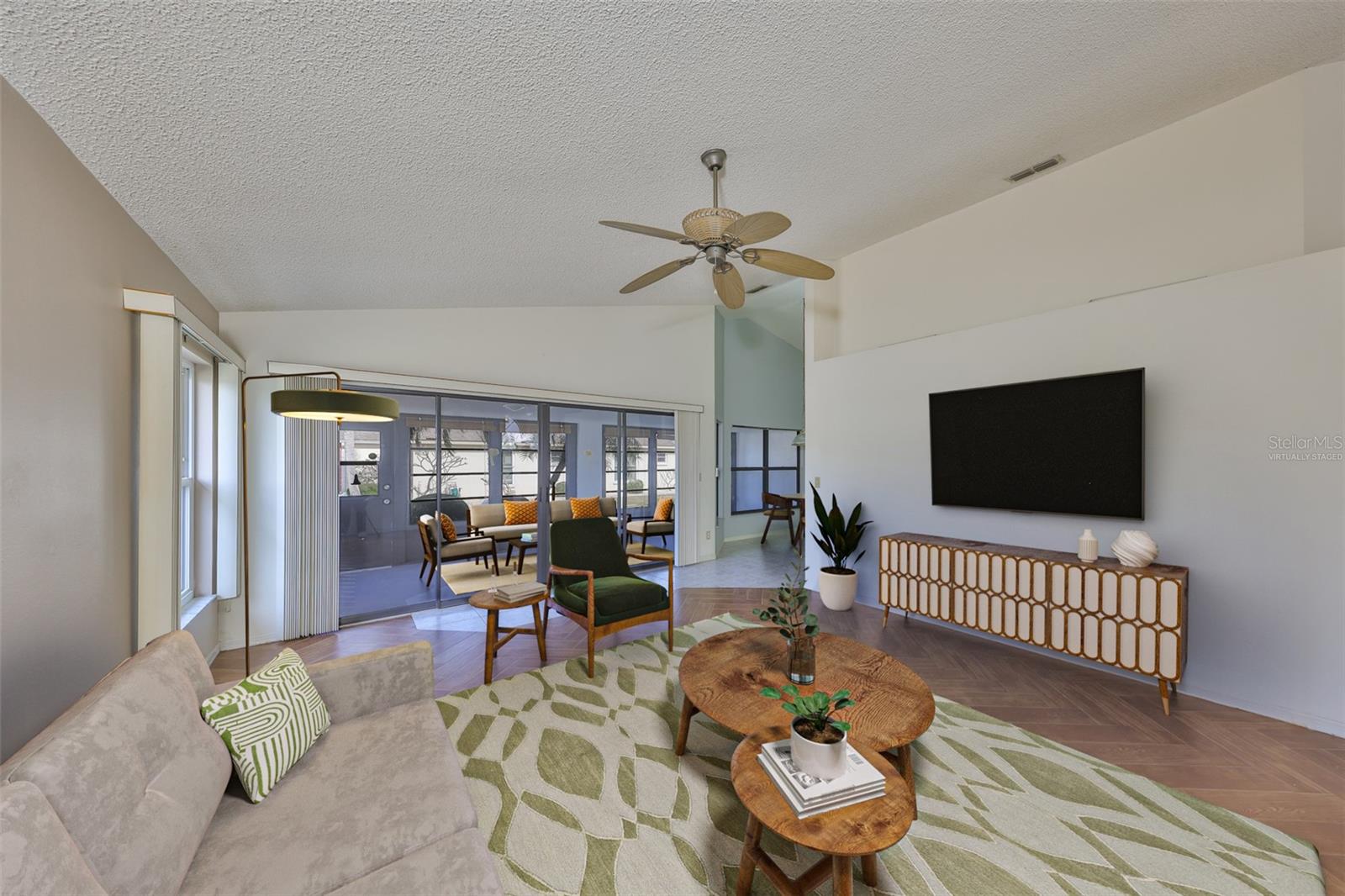 243 LINGER LN, SUN CITY CENTER, FL, 33573
