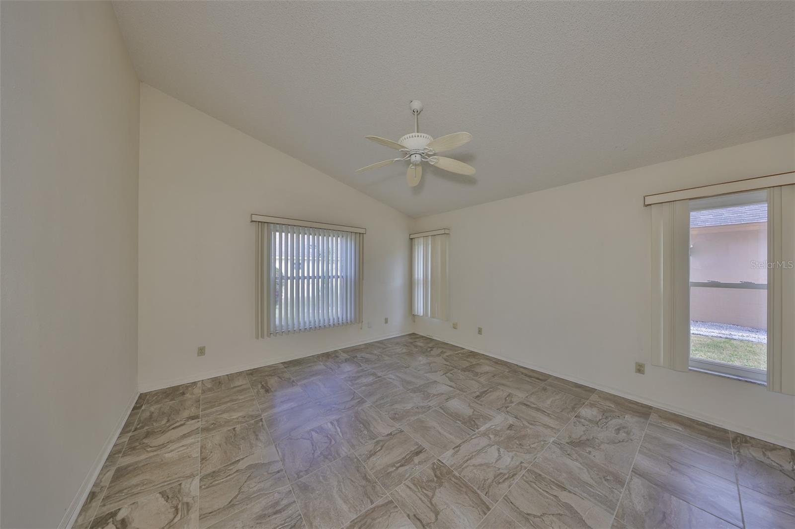 243 LINGER LN, SUN CITY CENTER, FL, 33573