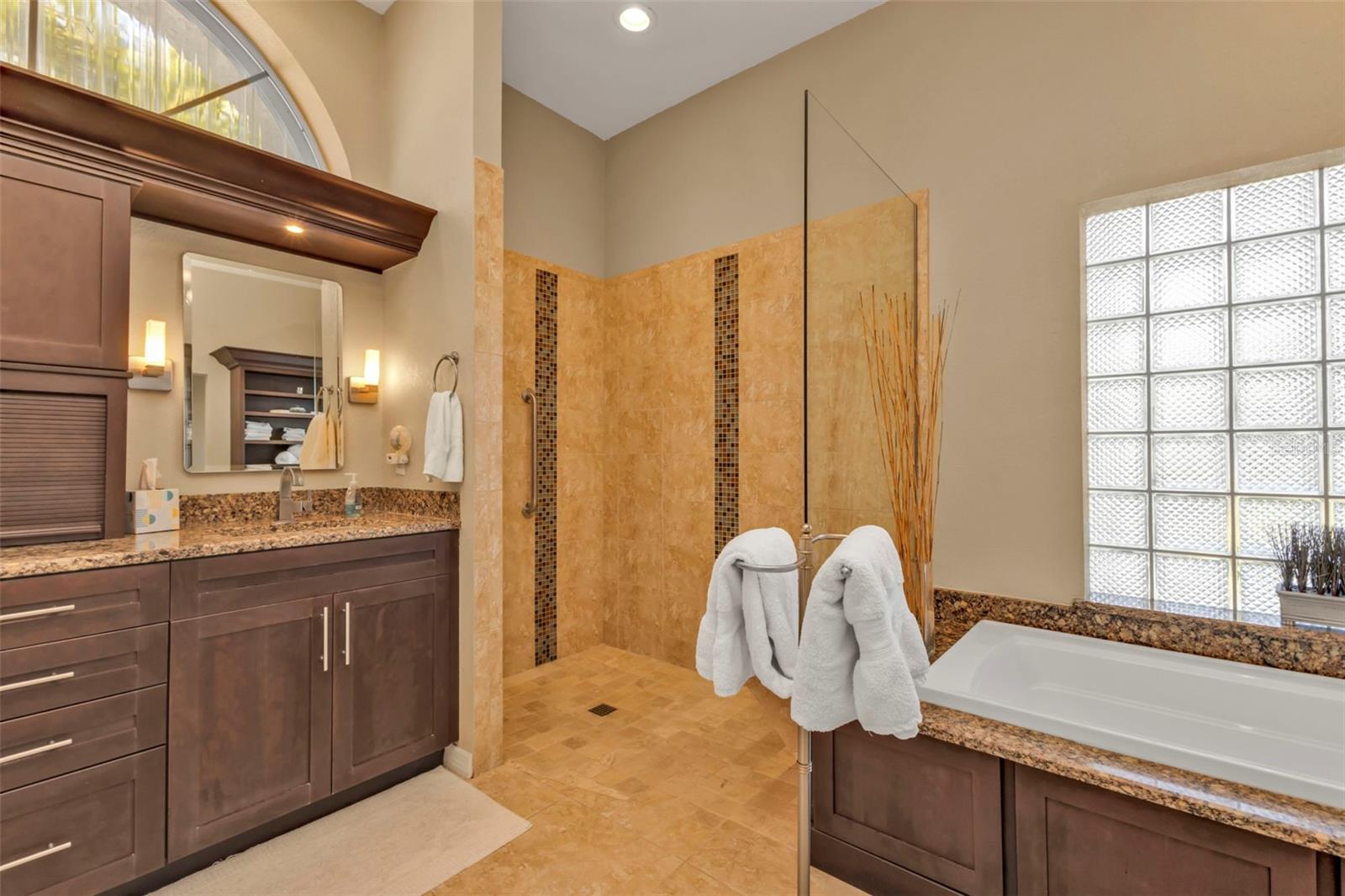 18138 EAU GALLIE CIR, PORT CHARLOTTE, FL, 33948