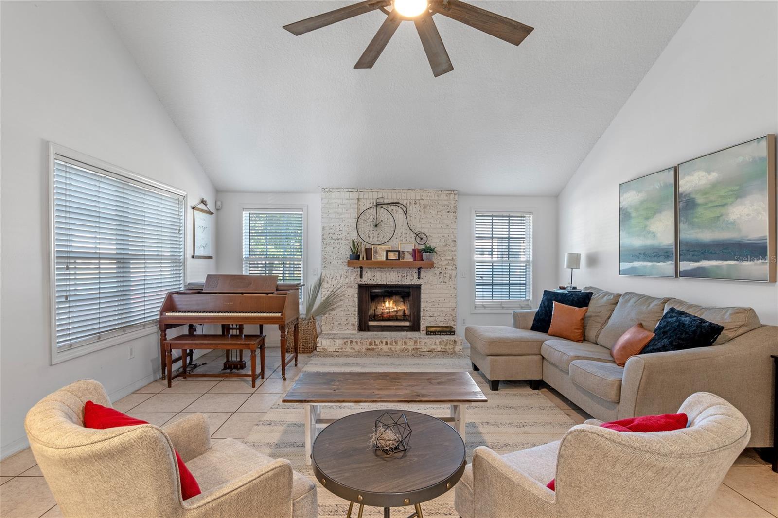 1254 SEMINOLA BLVD, CASSELBERRY, FL, 32707