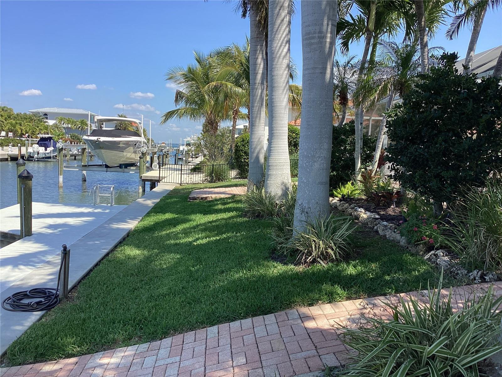 521 WEDGE LN, LONGBOAT KEY, FL, 34228