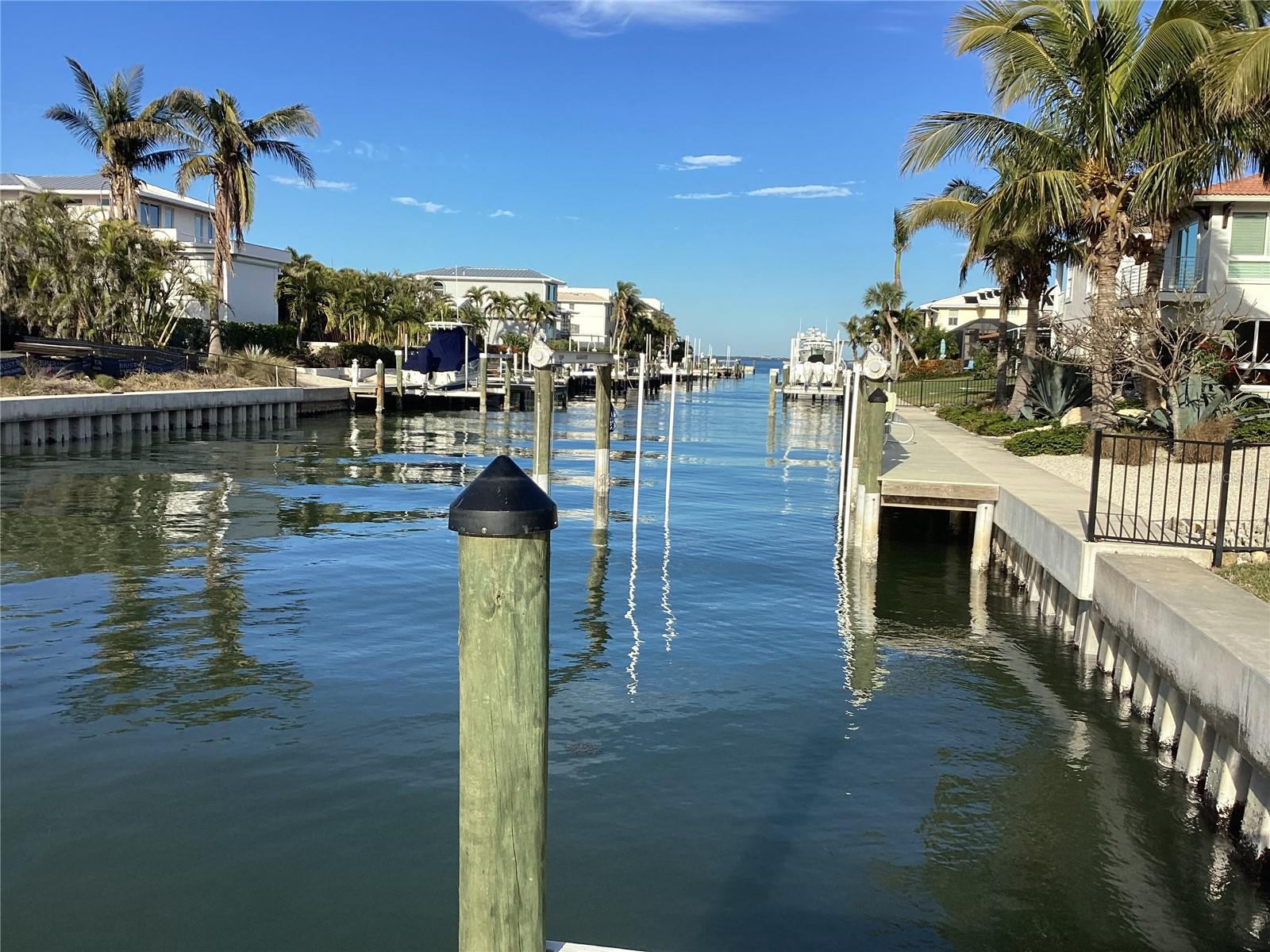 521 WEDGE LN, LONGBOAT KEY, FL, 34228