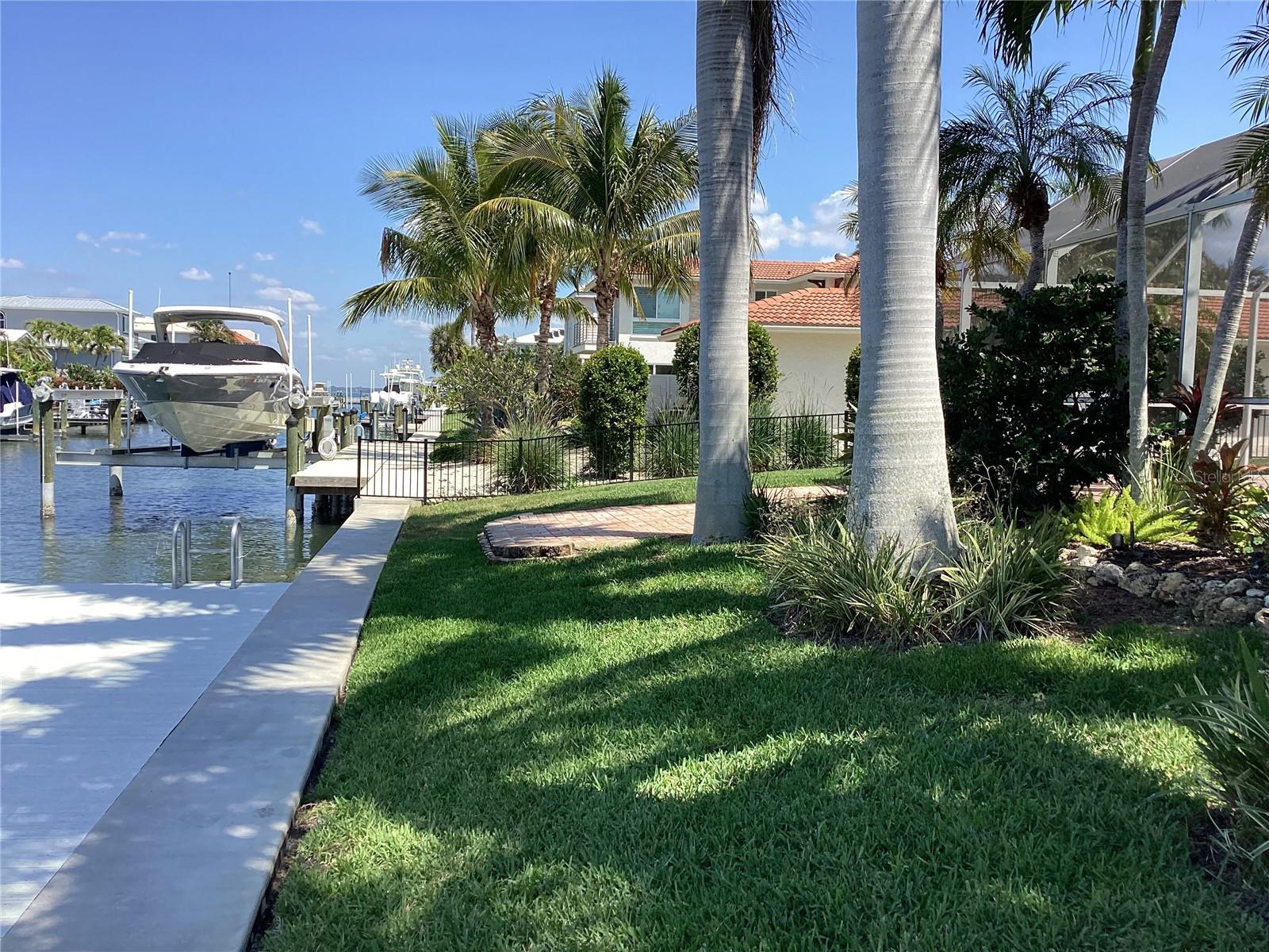 521 WEDGE LN, LONGBOAT KEY, FL, 34228