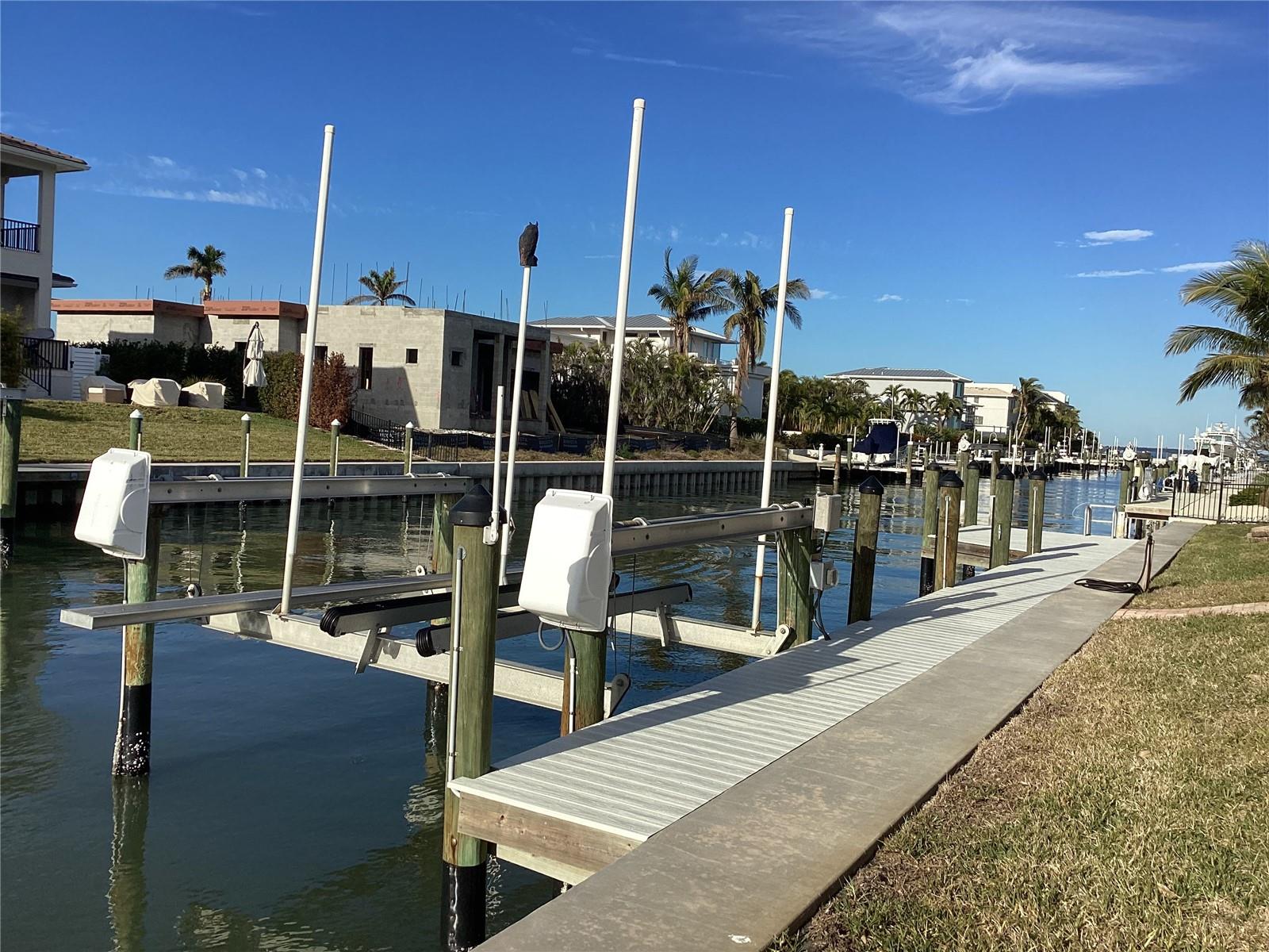 521 WEDGE LN, LONGBOAT KEY, FL, 34228