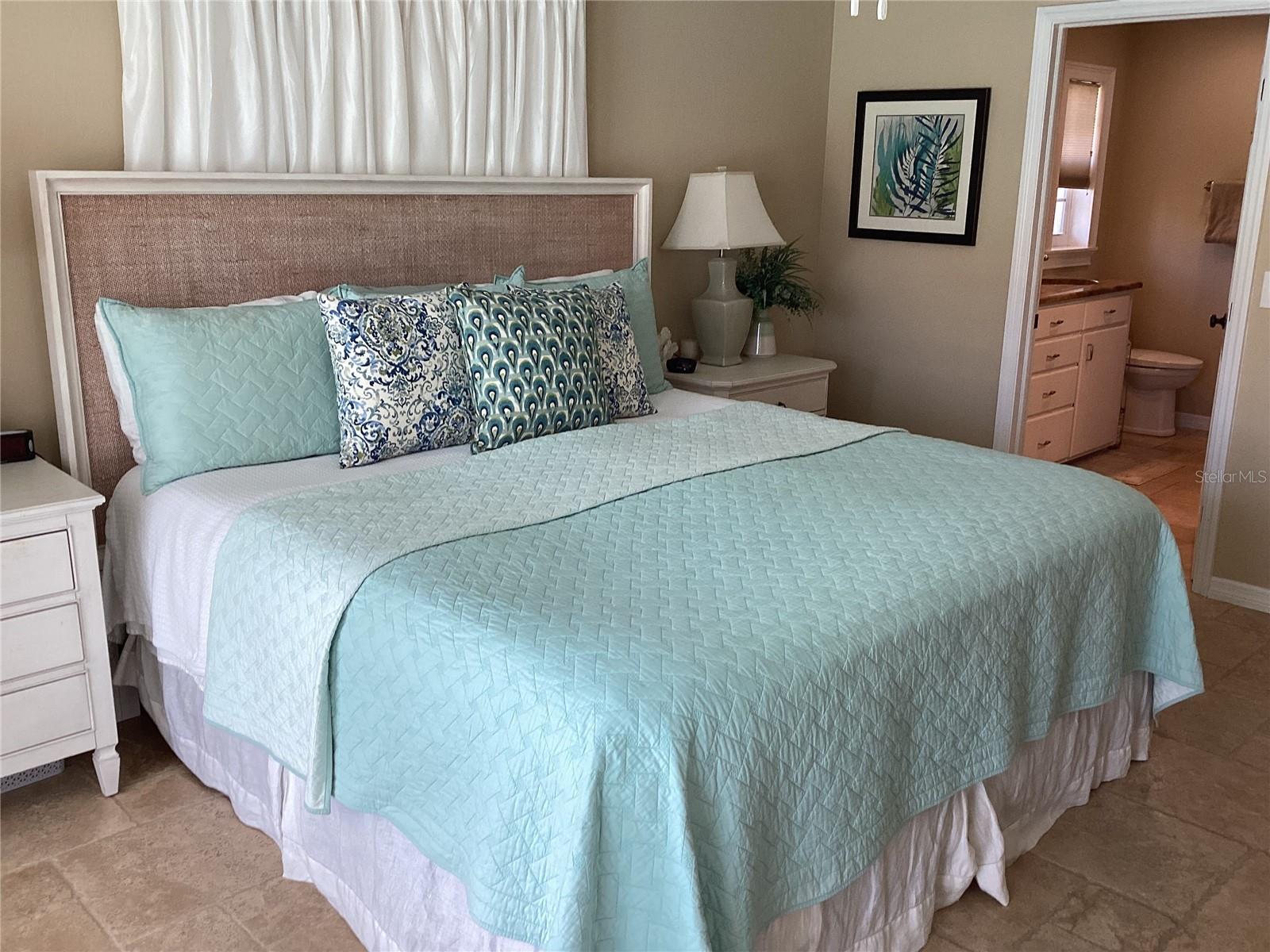 521 WEDGE LN, LONGBOAT KEY, FL, 34228