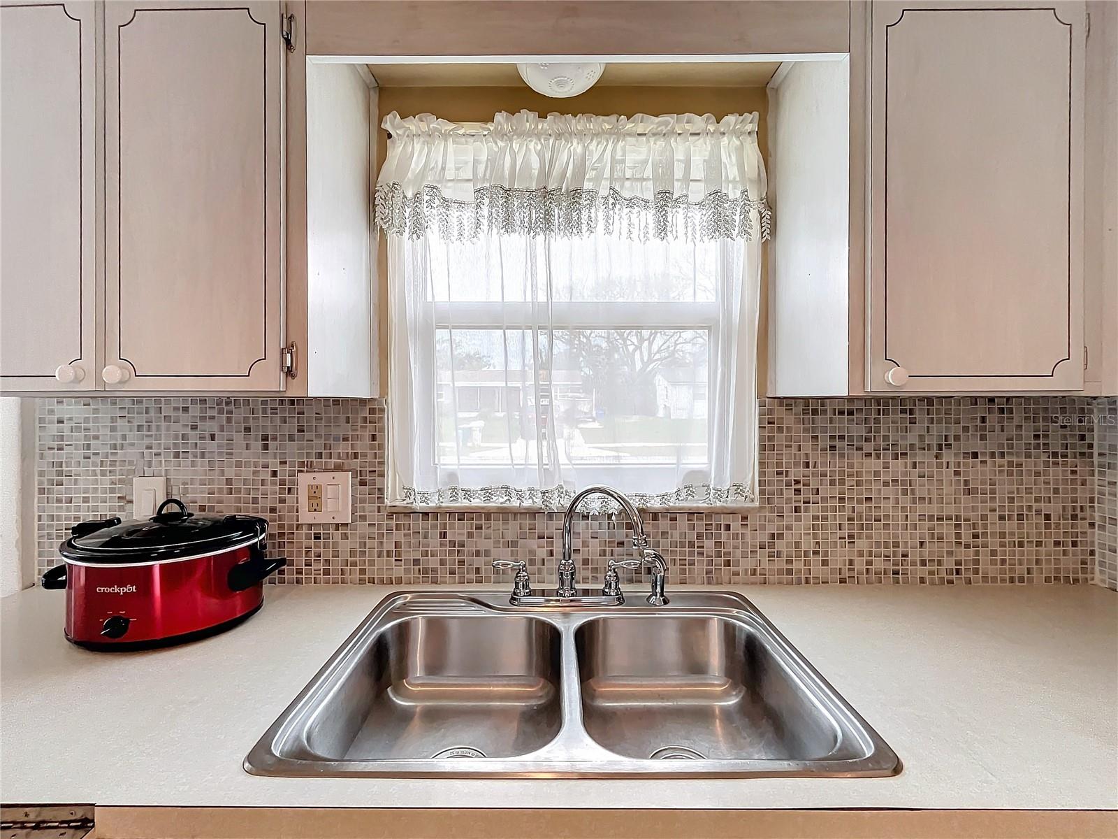 8330 VENDOME BLVD N, PINELLAS PARK, FL, 33781