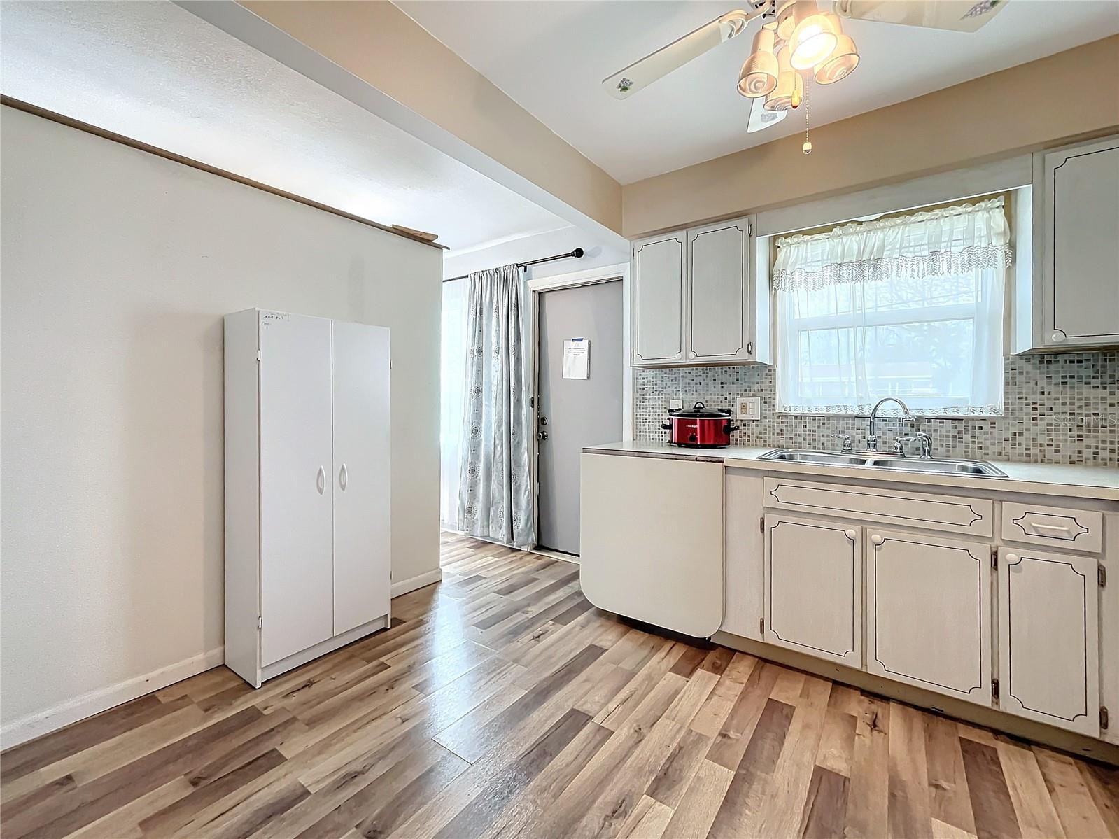 8330 VENDOME BLVD N, PINELLAS PARK, FL, 33781