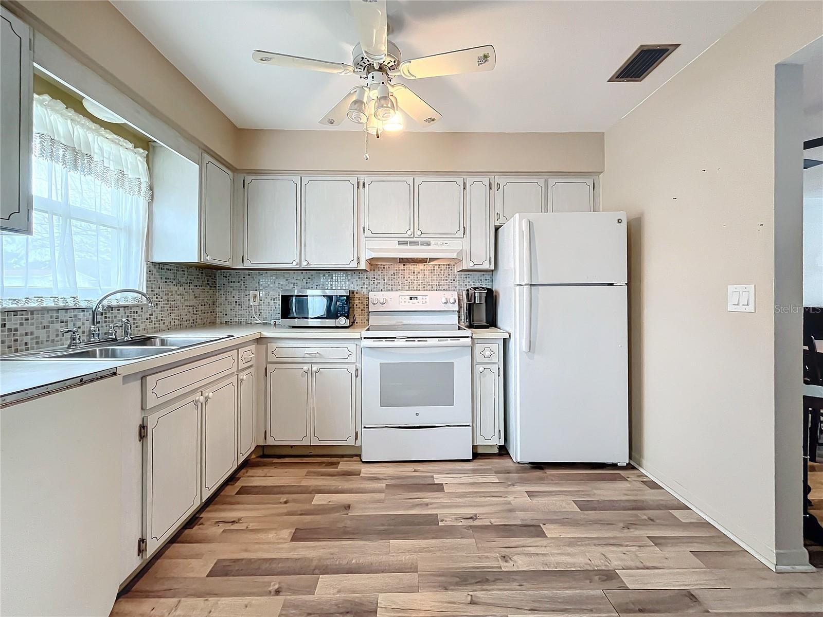 8330 VENDOME BLVD N, PINELLAS PARK, FL, 33781