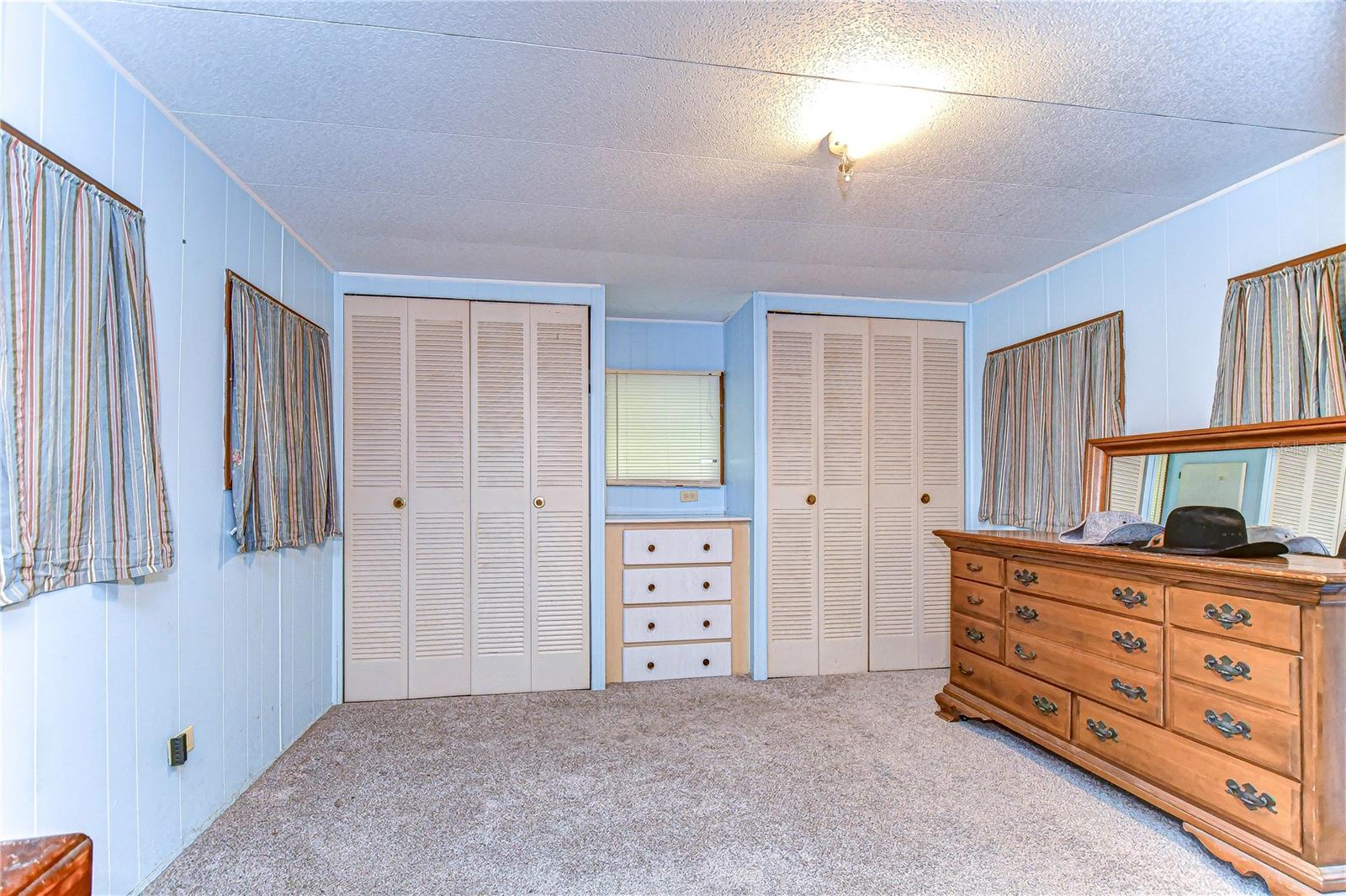 6141 RIDGEWOOD DR, ZEPHYRHILLS, FL, 33542