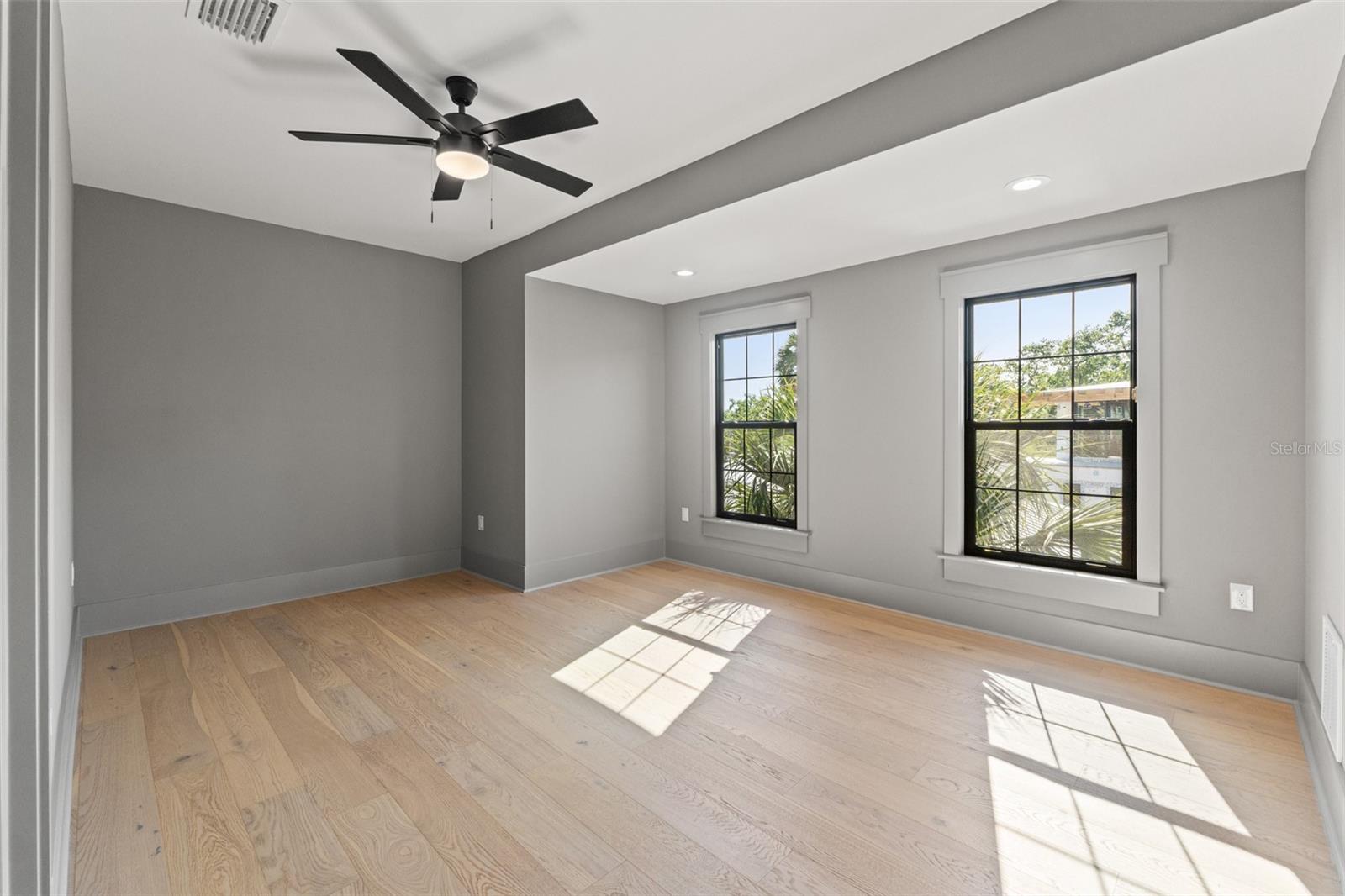807 W PARK AVE, TAMPA, FL, 33602