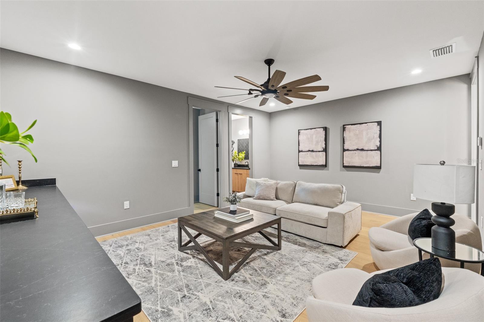 807 W PARK AVE, TAMPA, FL, 33602