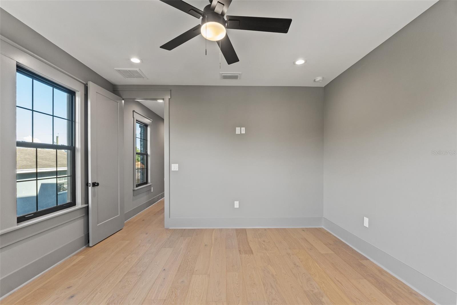807 W PARK AVE, TAMPA, FL, 33602