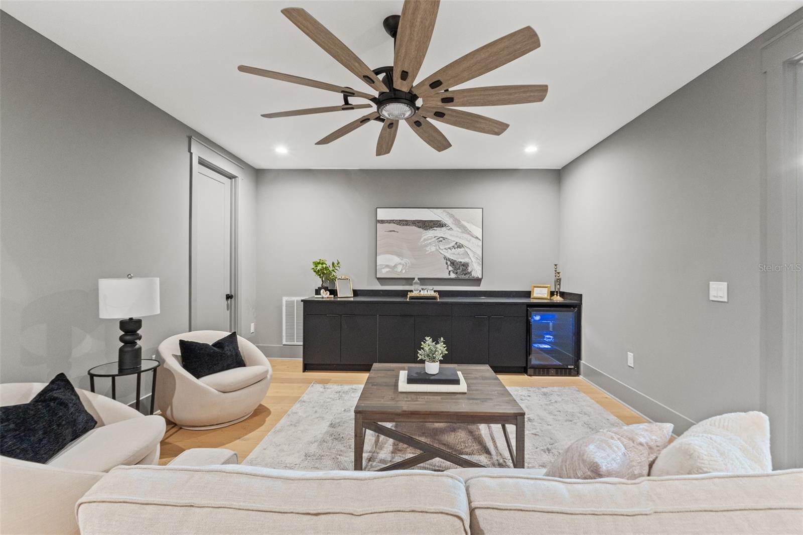 807 W PARK AVE, TAMPA, FL, 33602
