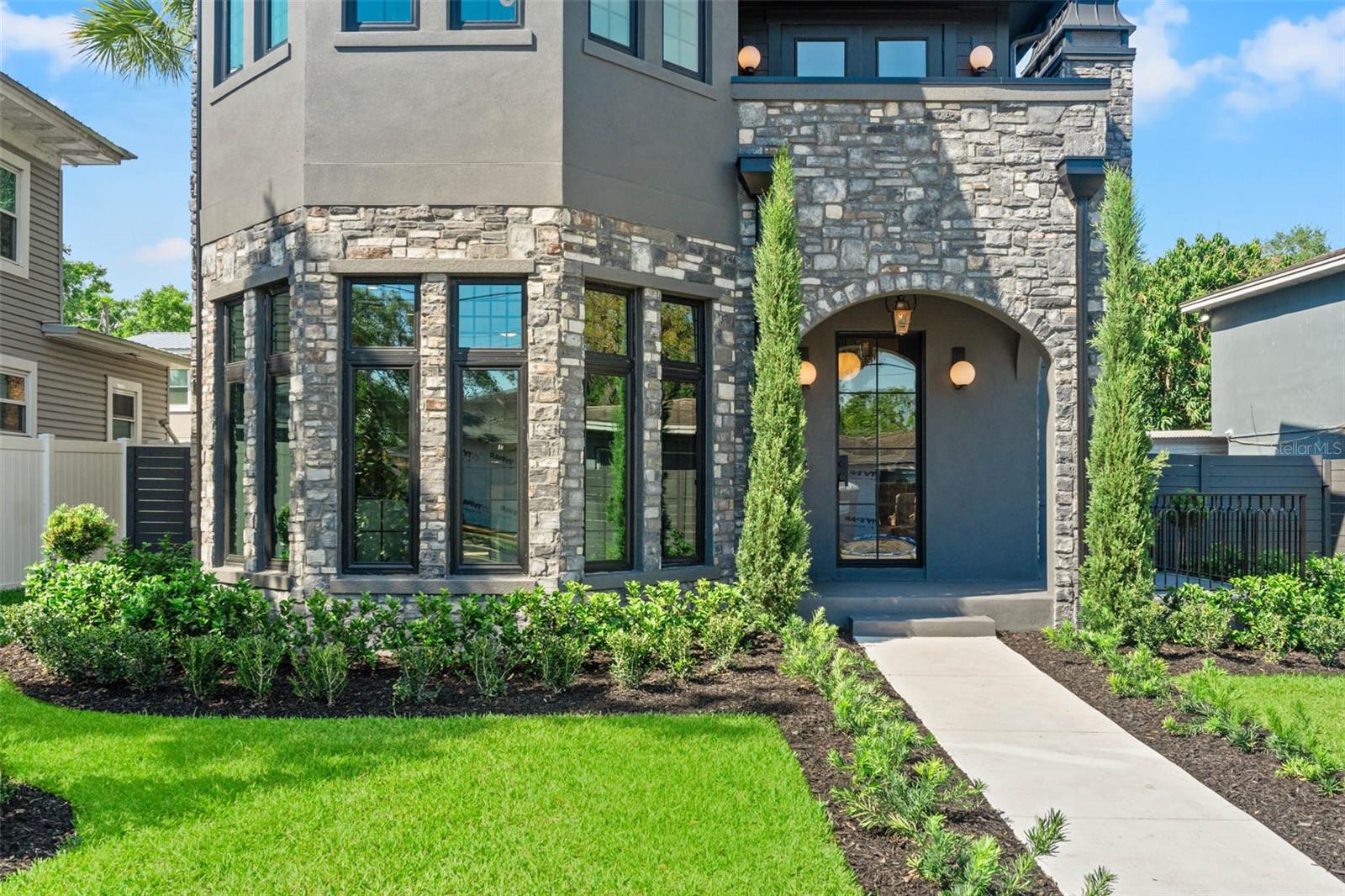 807 W PARK AVE, TAMPA, FL, 33602