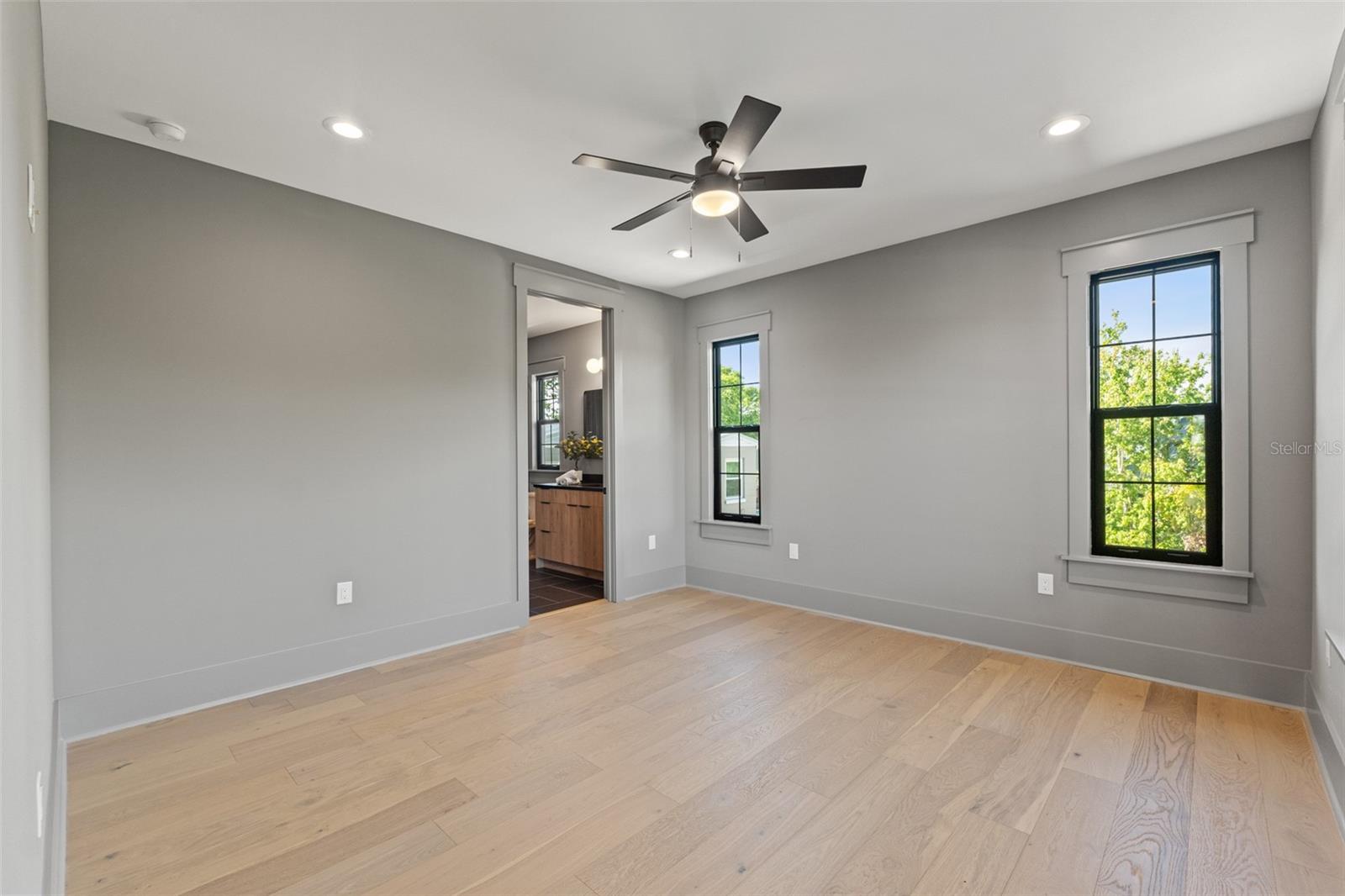 807 W PARK AVE, TAMPA, FL, 33602