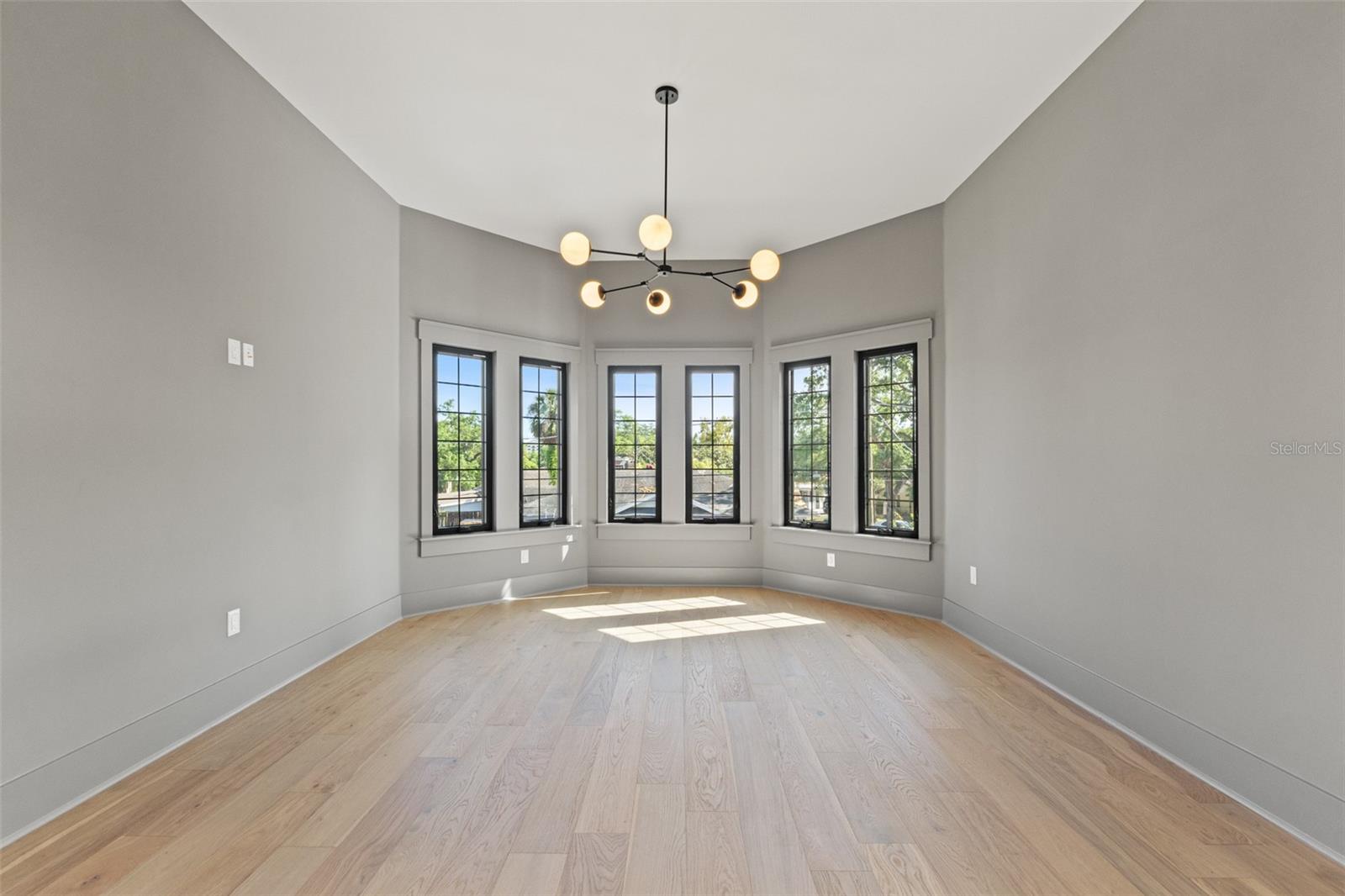 807 W PARK AVE, TAMPA, FL, 33602