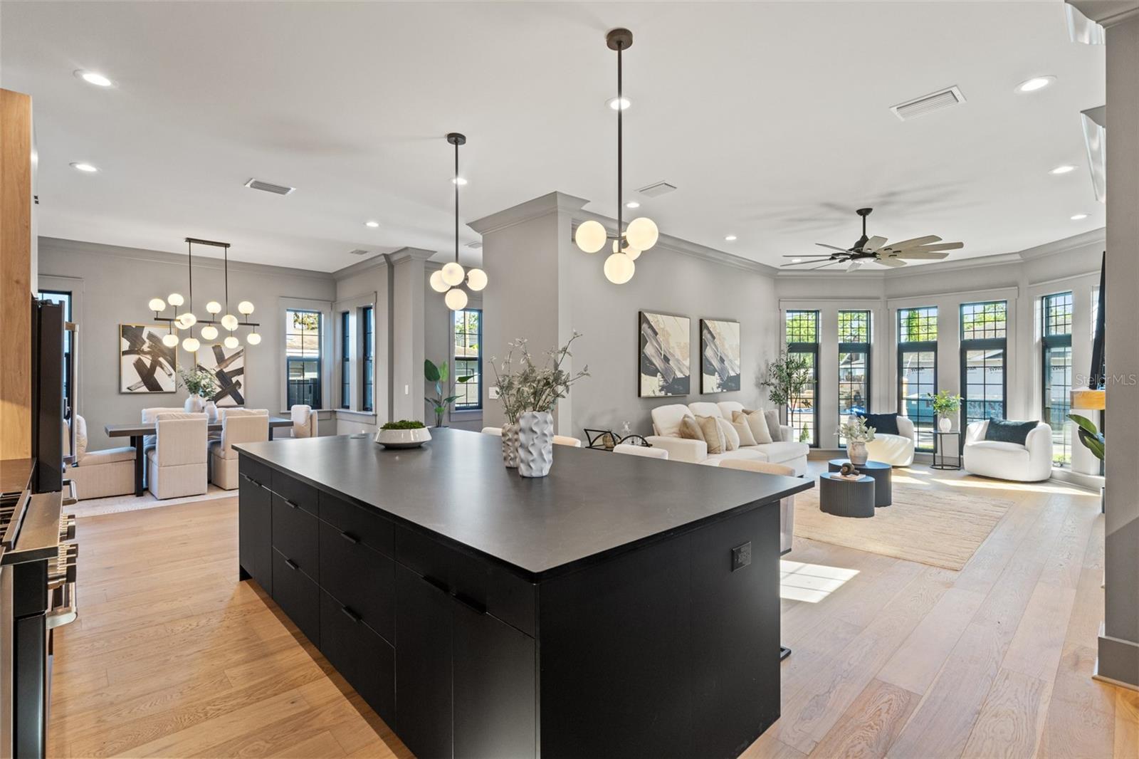 807 W PARK AVE, TAMPA, FL, 33602