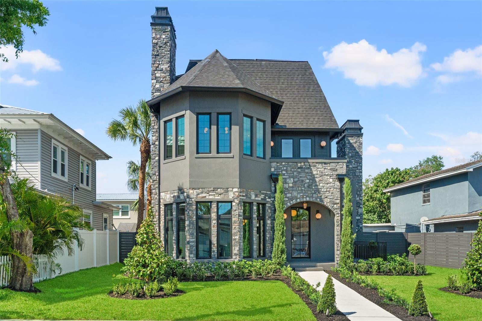807 W PARK AVE, TAMPA, FL, 33602