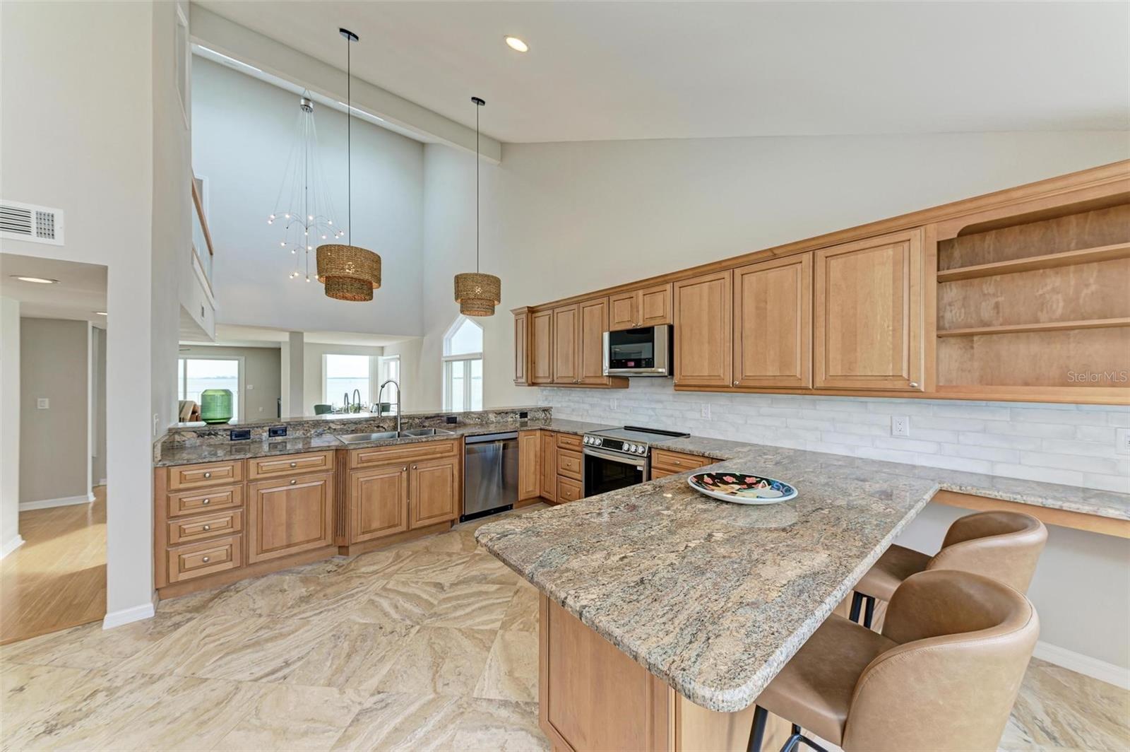 25 TIDY ISLAND BLVD, BRADENTON, FL, 34210