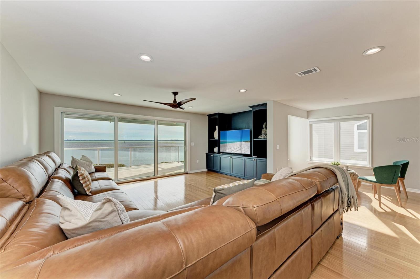 25 TIDY ISLAND BLVD, BRADENTON, FL, 34210