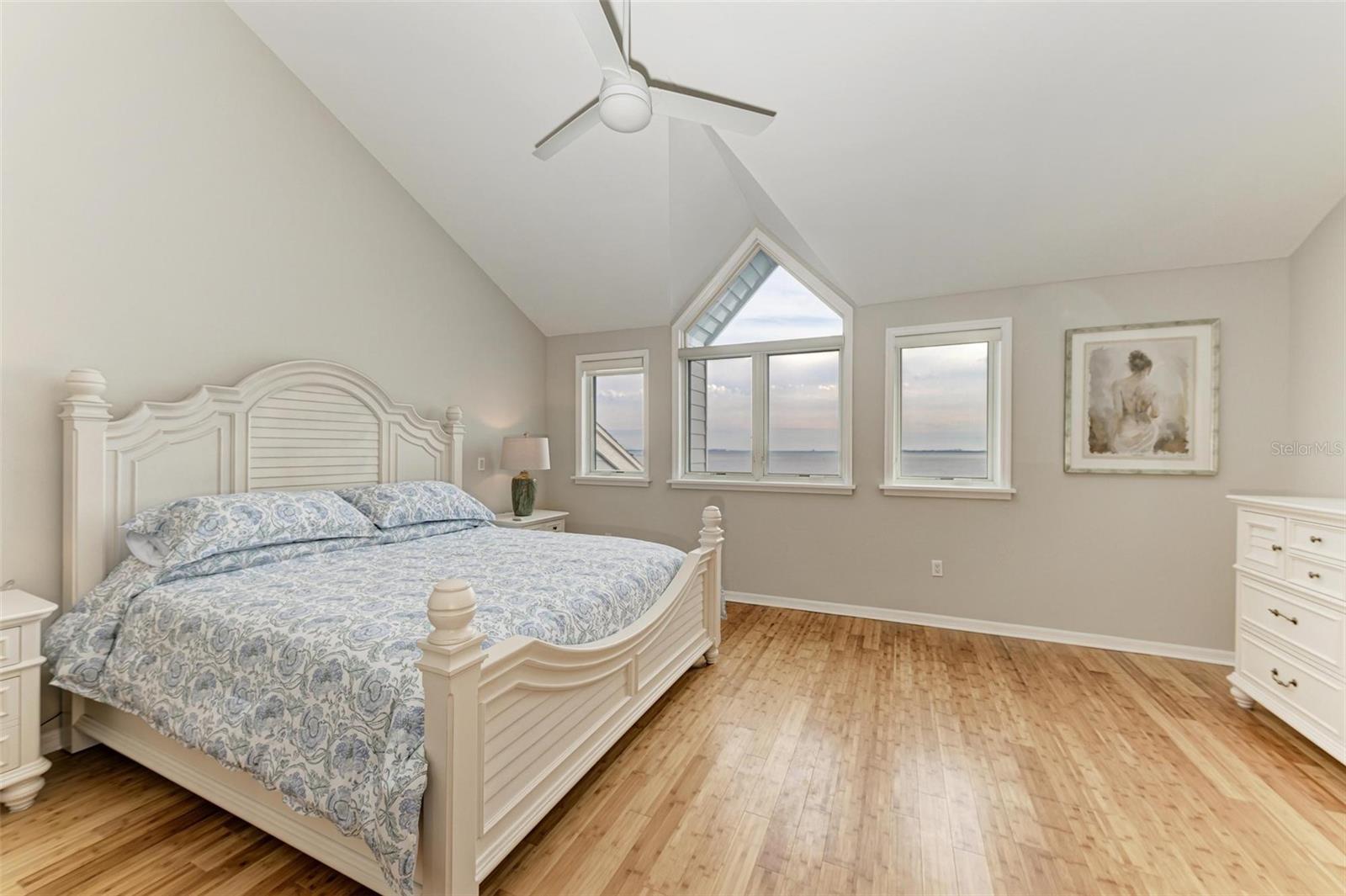 25 TIDY ISLAND BLVD, BRADENTON, FL, 34210