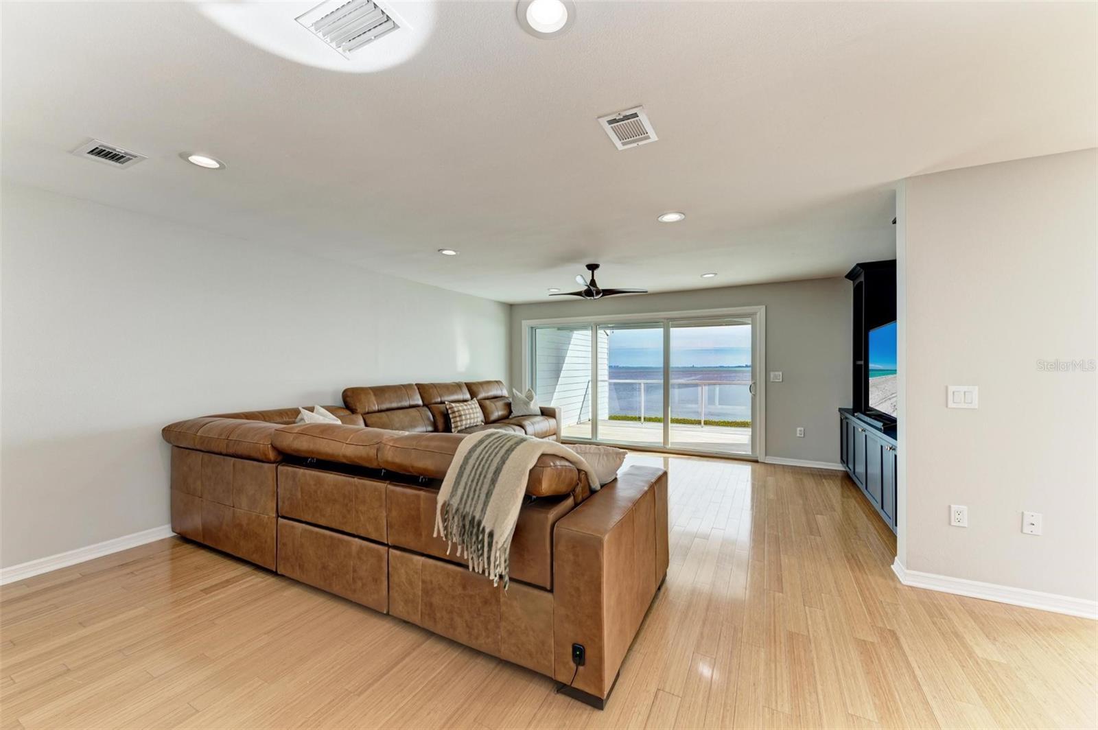 25 TIDY ISLAND BLVD, BRADENTON, FL, 34210